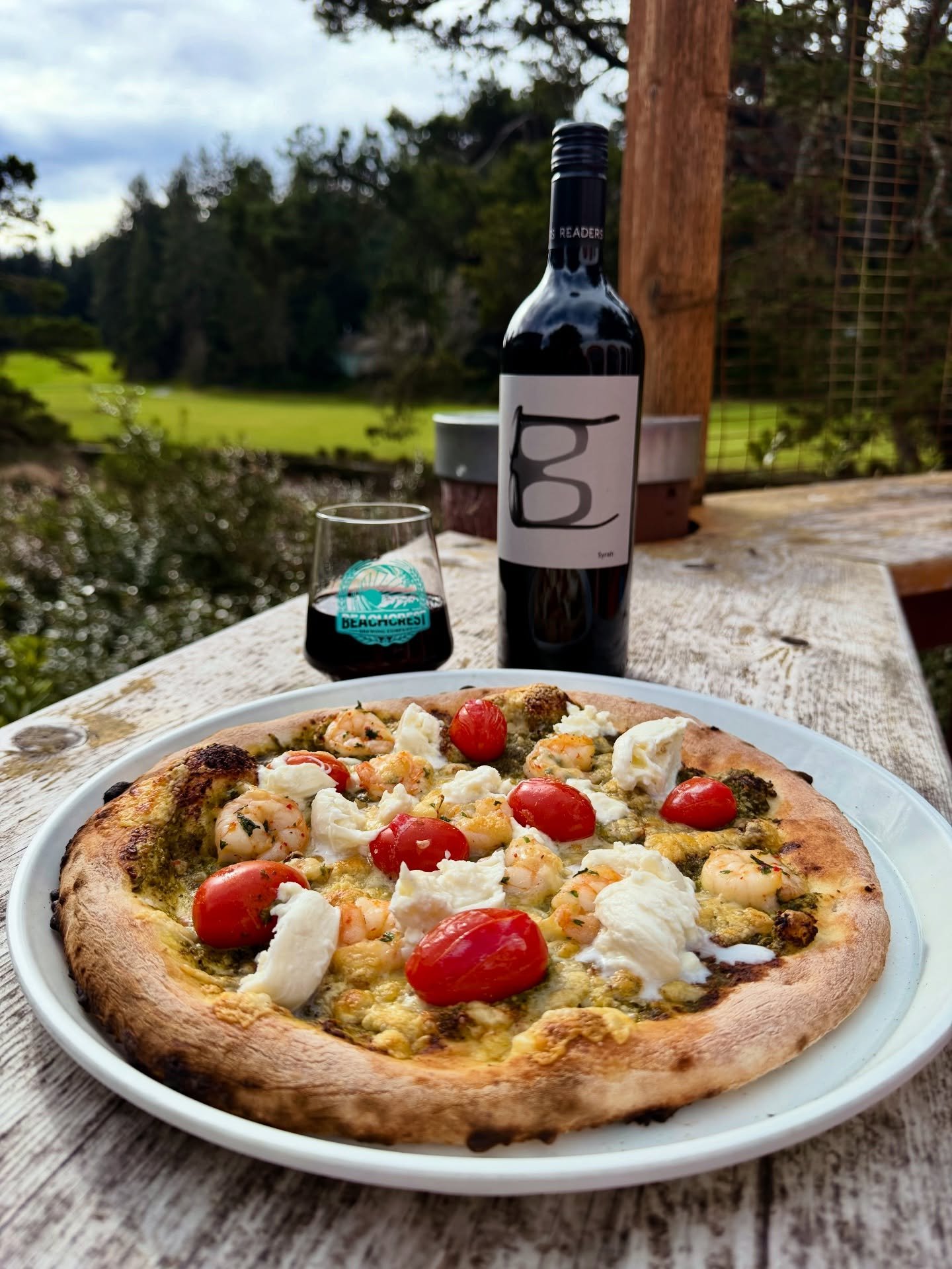 Meanwhile, we&rsquo;re over here doing our own Seafood &amp; Wine Fest special&hellip;

Our kitchen is crafting delicious Pesto Shrimp pizzas this weekend 

🍤Pesto Shrimp Pizza-Sourdough crust, basil pesto, grape tomatoes, garlic Shrimp, extra virgi
