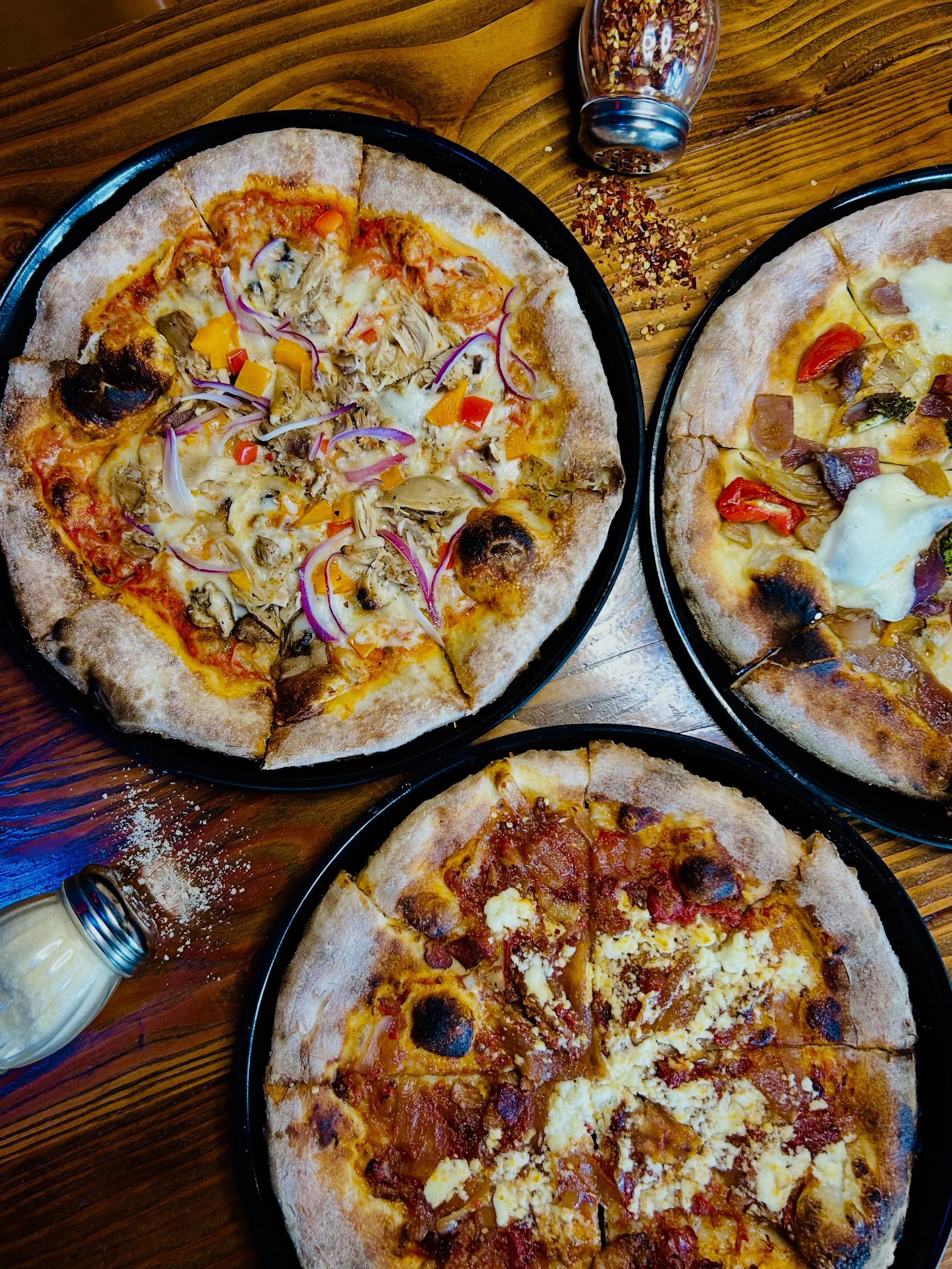The summer food menu features classic taproom favorites as well as new seasonal specials. Here&rsquo;s a few of the new pizzas on our summer menu: 

The Hunter-red sauce, seasoned chicken, mushrooms, red onion, bell peppers &amp; mozzarella blend

Ke