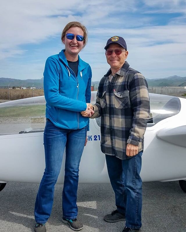 Congratulations are in order for our newest-minted commercial glider pilot, Susan Johnson, who passed her checkride today with DPE Dan Gudgel. Susan is already a tow pilot and is an aspiring naval  aviator. Great job, Susan!
.
.
.
#glider 
#sailplane