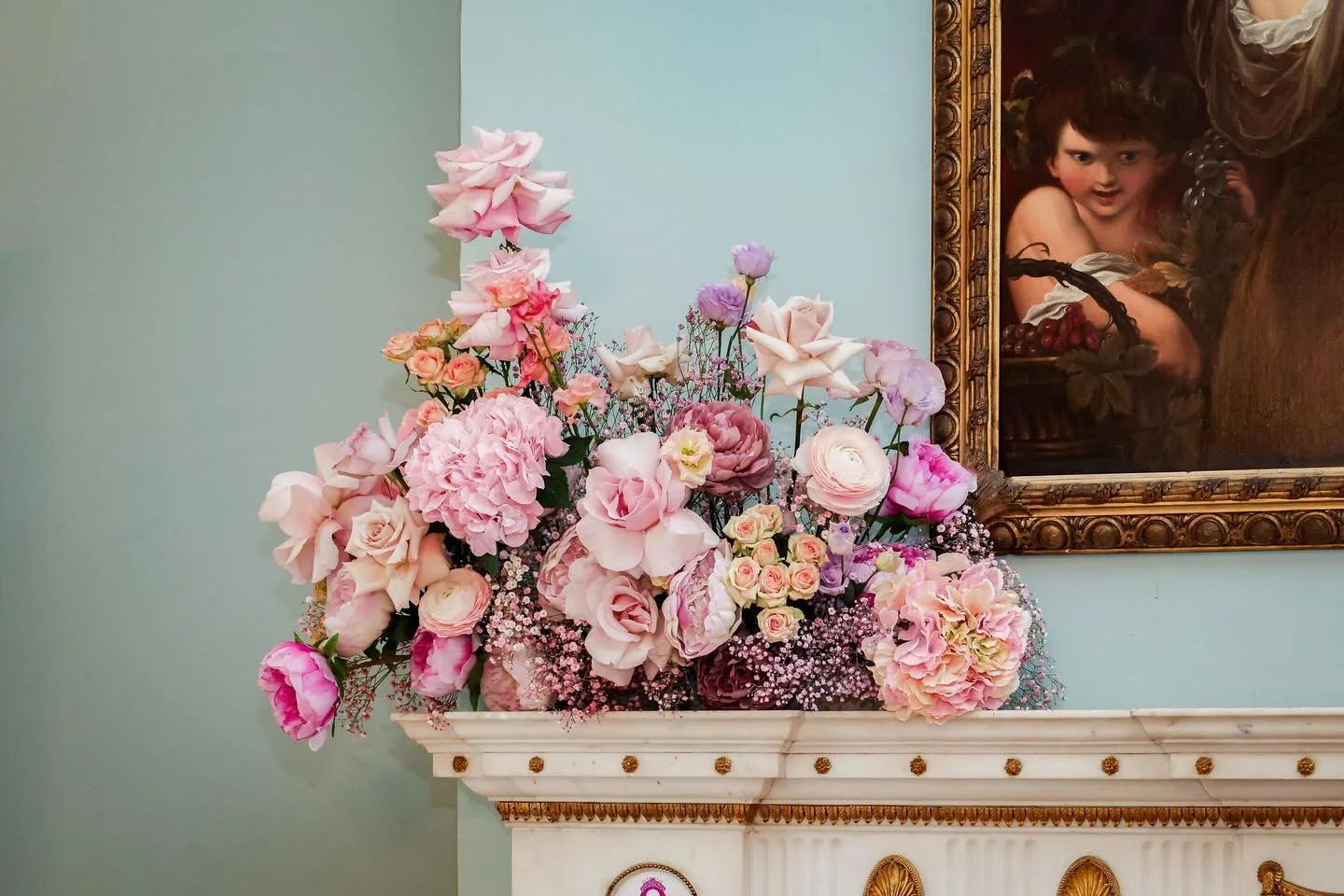 Ethereal flowers in abundance with a beautiful brief from @heaps_stacks for the launch of @kayali new fragrance. The biggest thanks to a team of dreams @eml_florals @ithinkthatyouaremagic @bohotany @lcbflowers @fabmottola @youresojammy @floralcourier