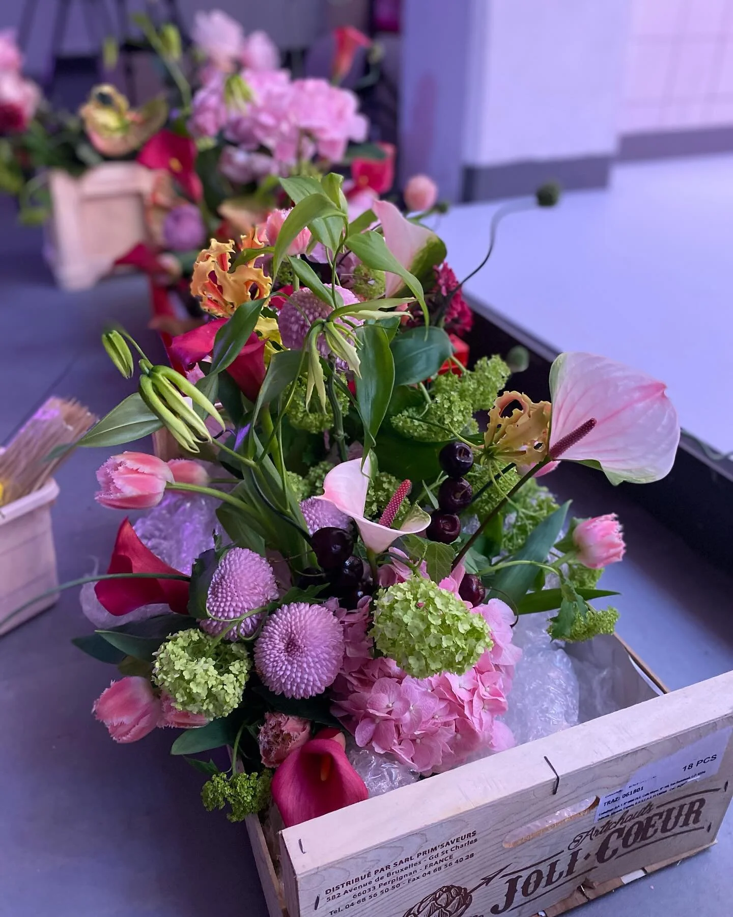 Playful flowers for @heaps_stacks for White Fox #clareloveblooms #loveblooms #nofloralfoam