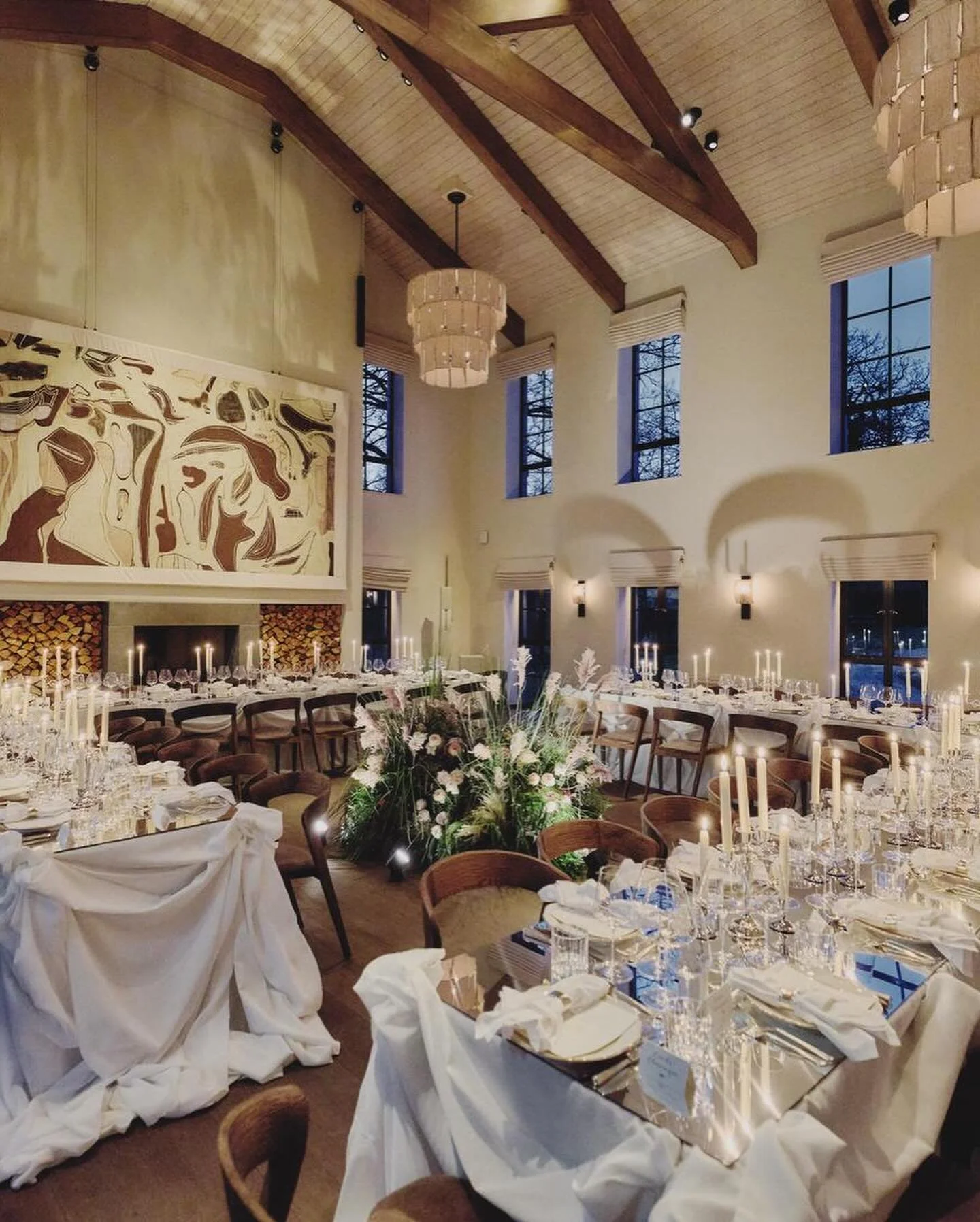 An immersive grass installation at @estellemanor for @creedfragrance for the launch of their new Wild Vetiver fragrance. We combined a mix of flowers and foliage that represented the ingredients from the perfume. Produced by @agenceblacklemon. @estel