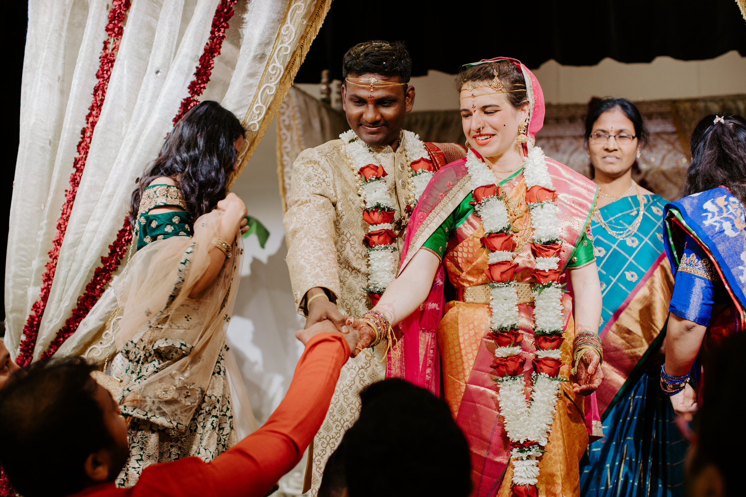 sanjeev-larissa-hindu-ceremomny-ma-wedding-228.jpg