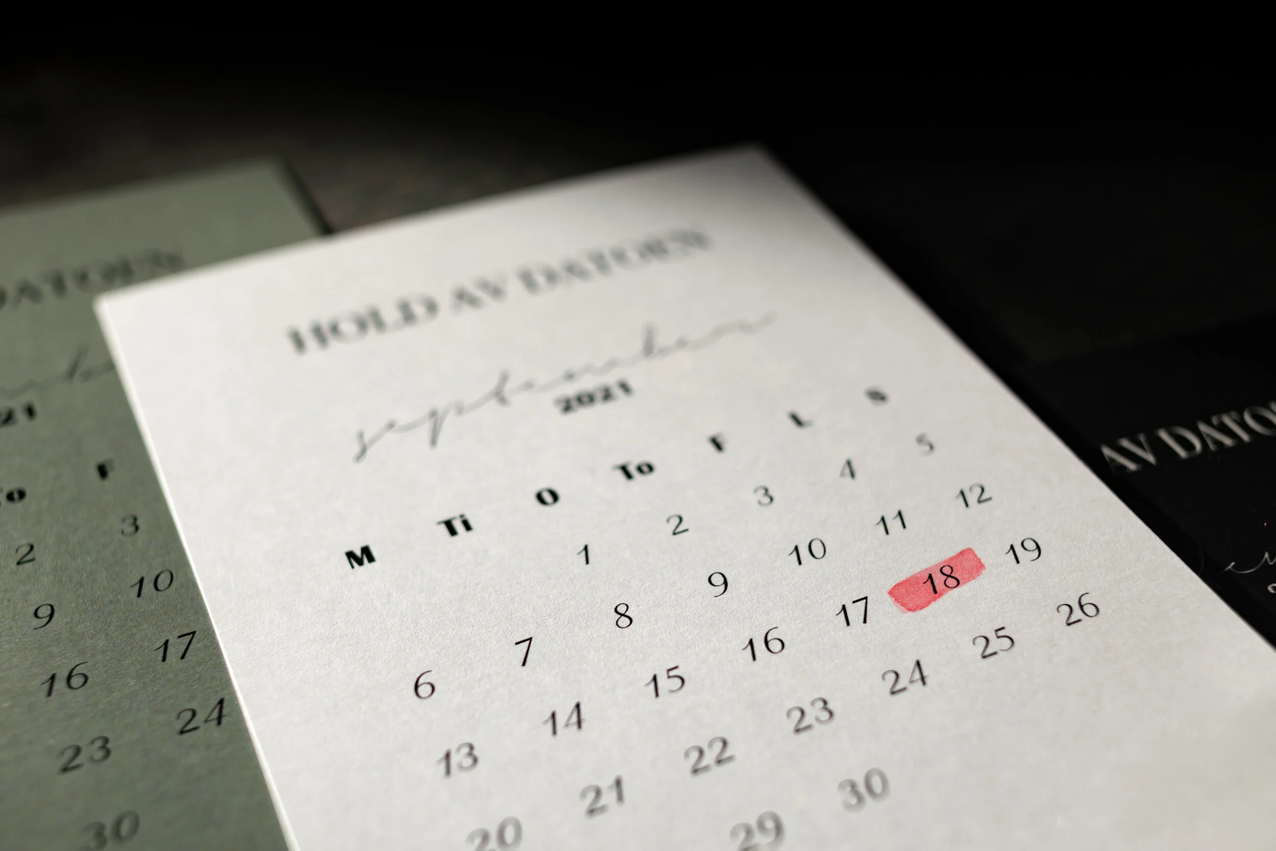 hvit kort med kalender