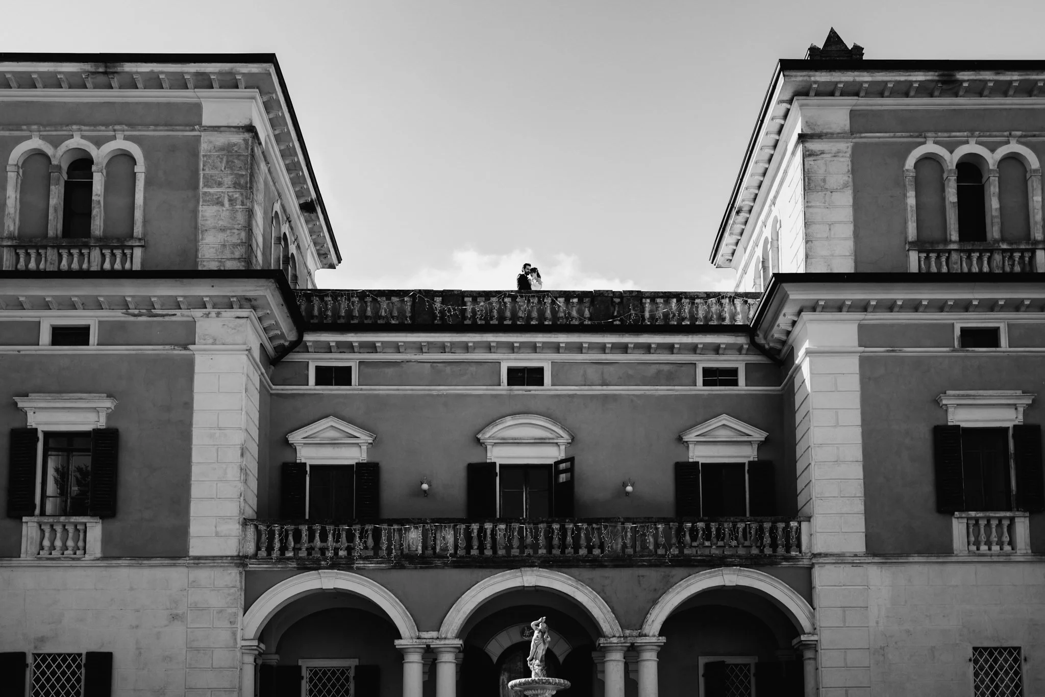 La Dolce Vita: Romantisk bryllup på Villa Lena i Palaia, Italia
