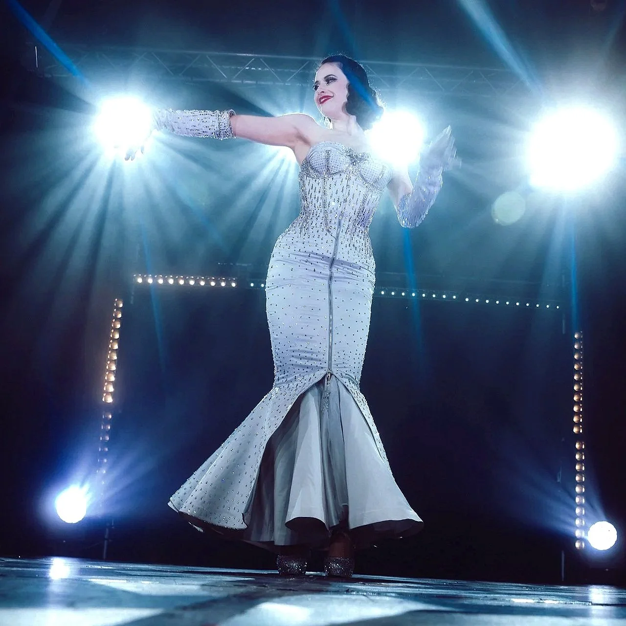 BURLESQUE+WITH+EVANA+DE+LUNE+26.09.26_TOM+WILKINSON-510.jpg