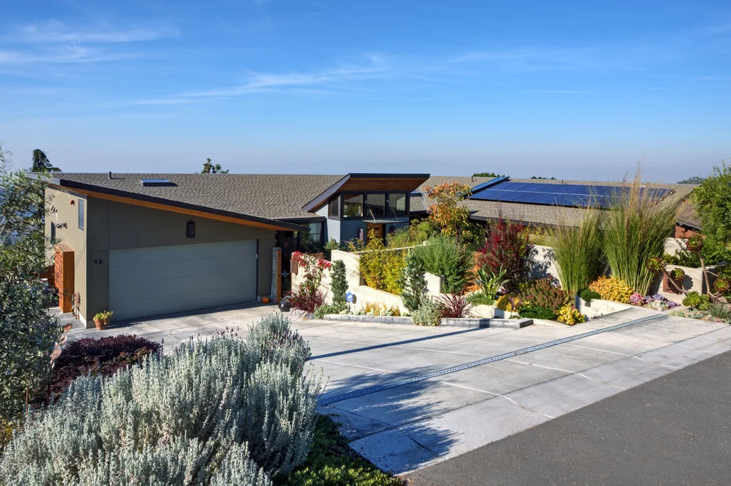 Designed while at Gary Earl Parsons, Architect. Built by Cerami Builders Photo by Mitchell Shenker