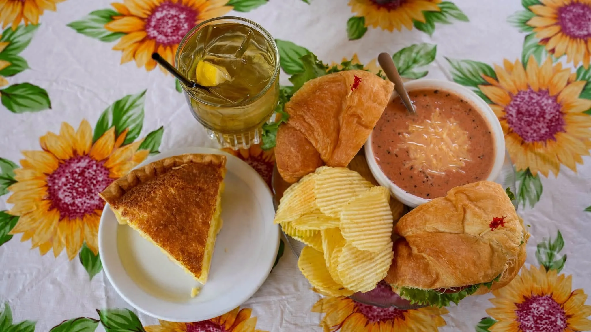 RUIDOSO FOOD SCENE.png