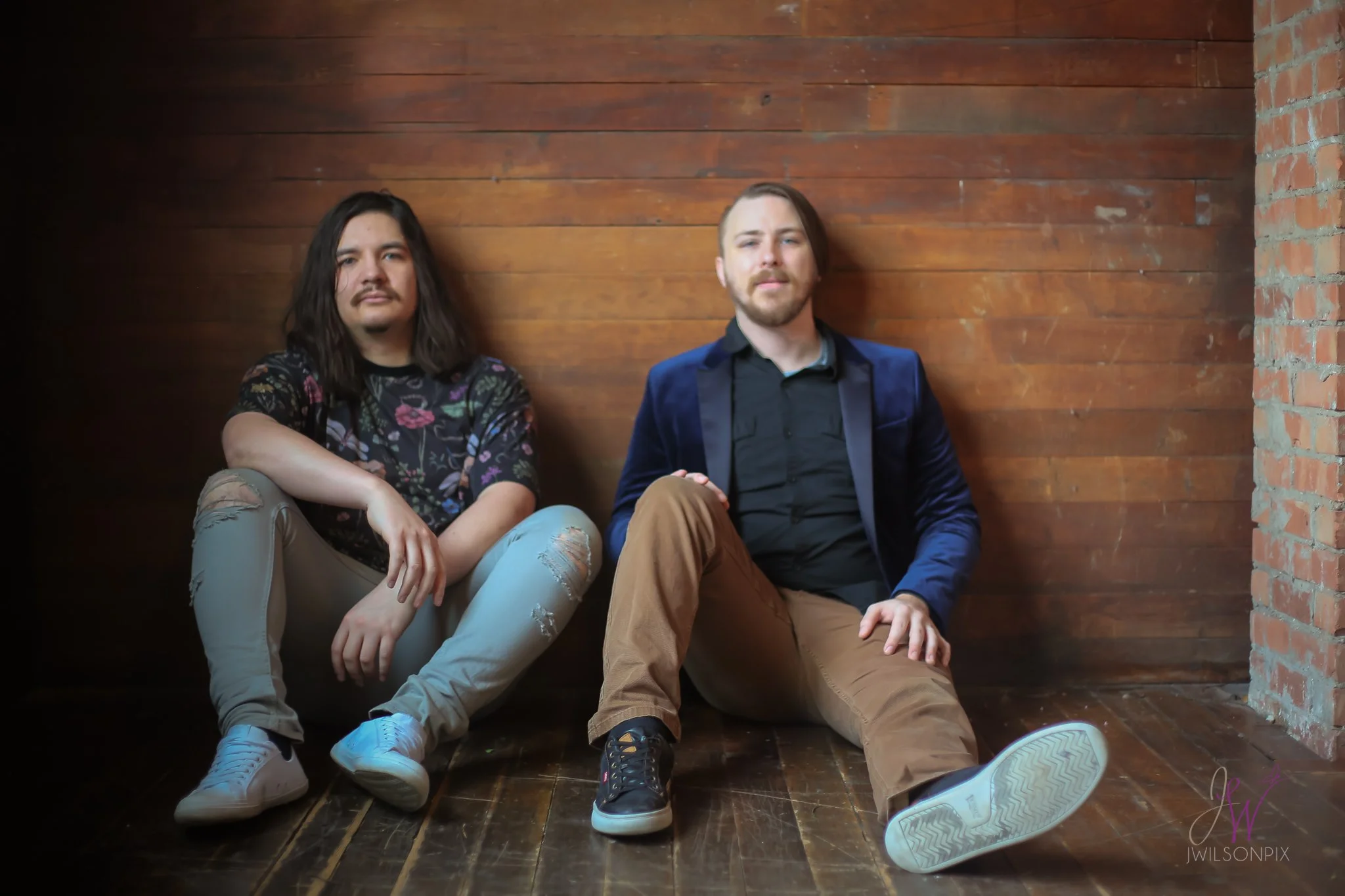 Listen to Mythic Valley Live in Ruidoso at Hunt and Harvest on Thursday, September 5, 2019.