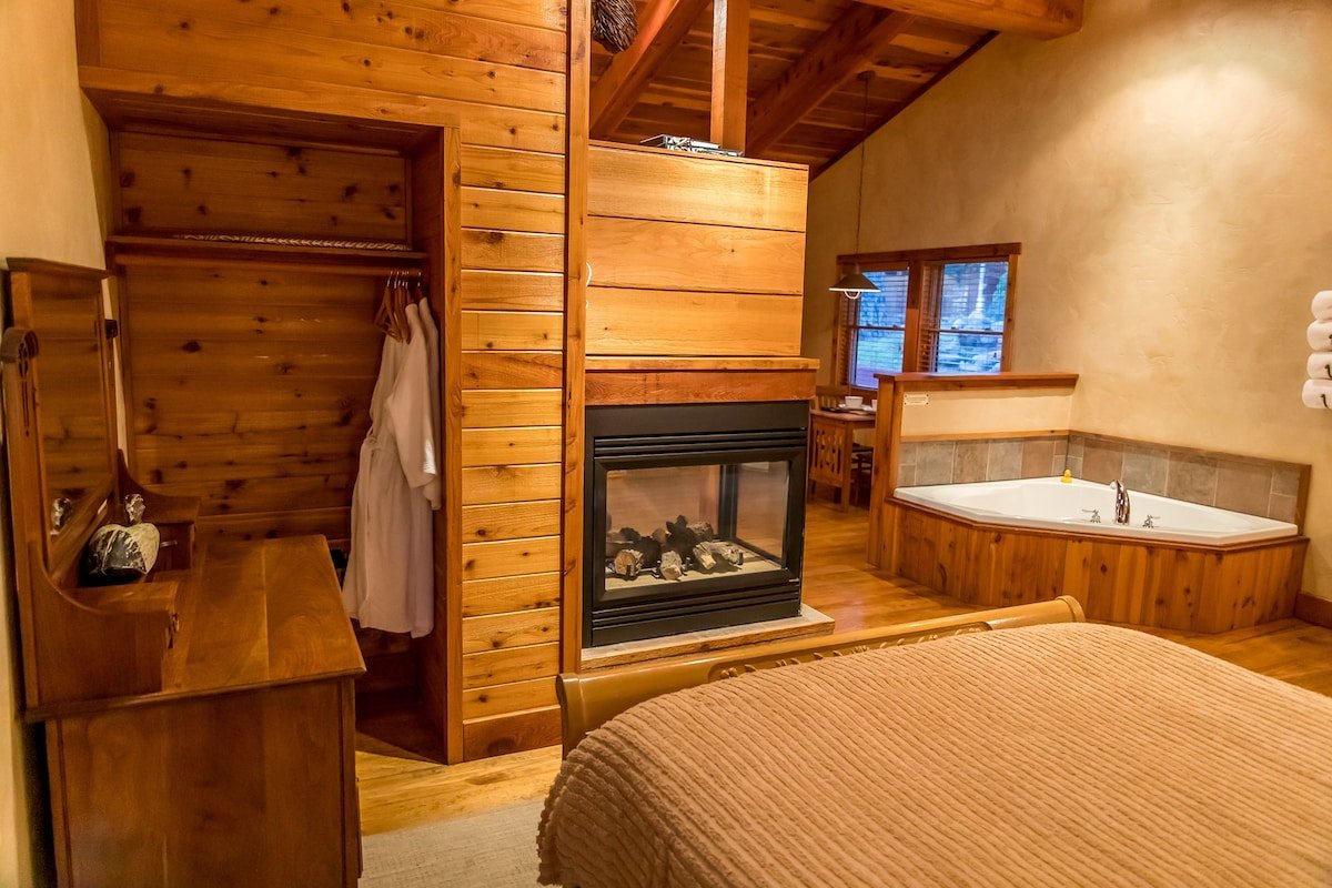 Ruidoso Lodge Cabins interior