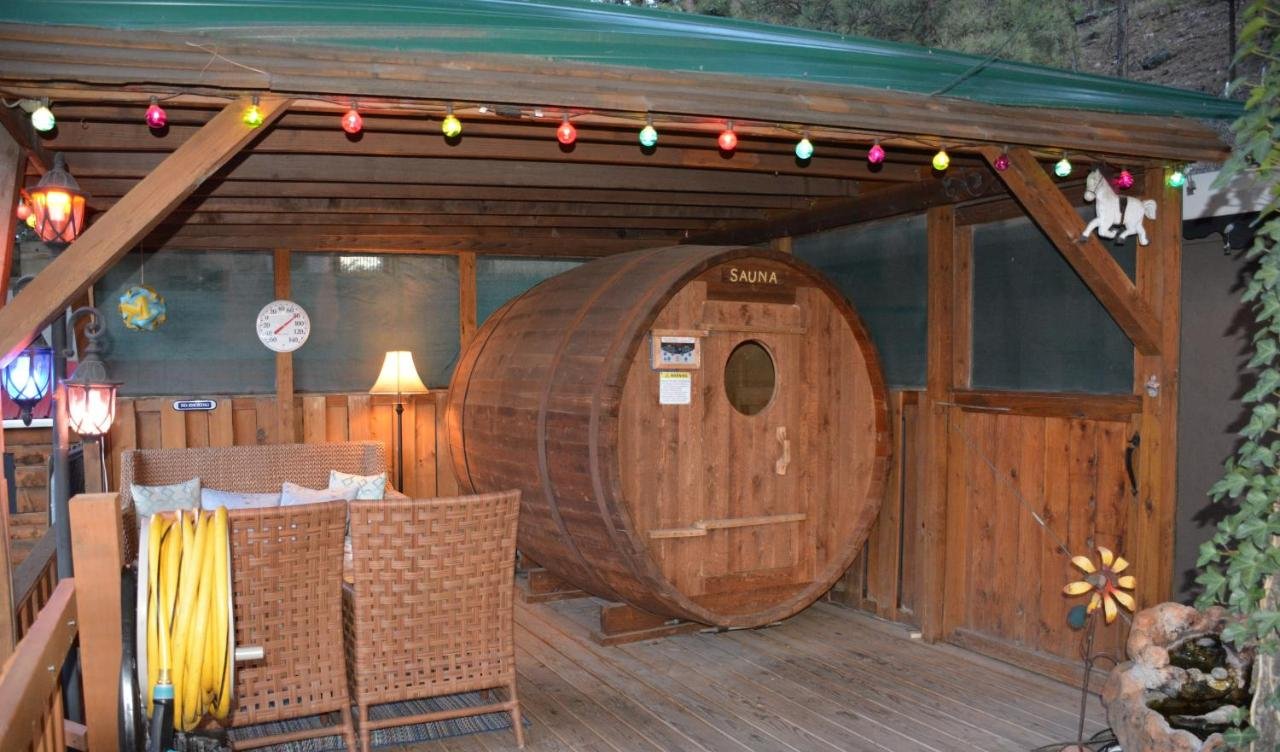 Sitzmark Chalet Inn sauna