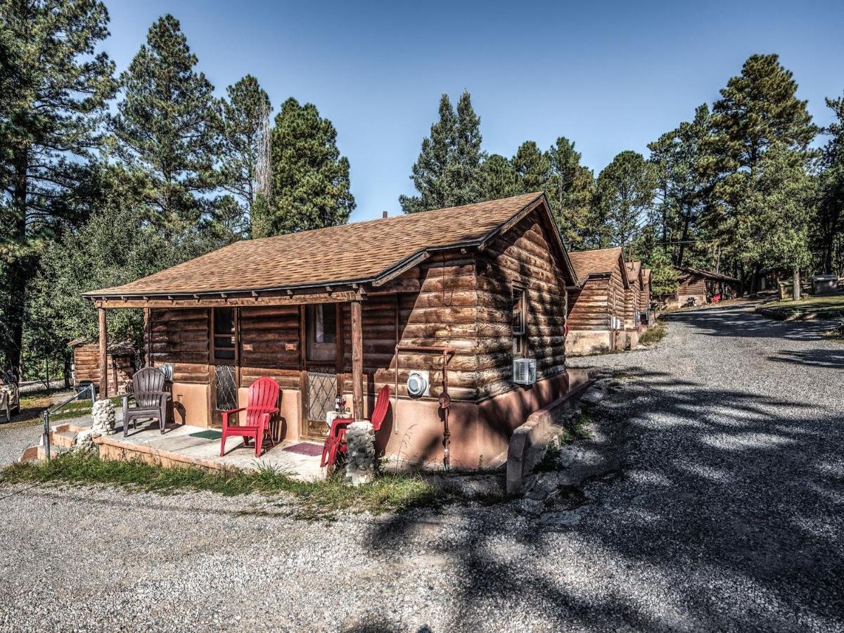 Apache Village Cabins exterior