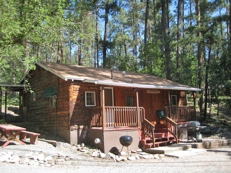 Dan Dee Cabins exterior