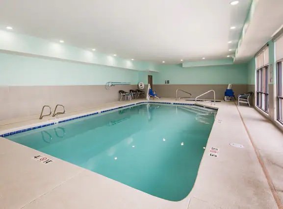 Hampton Inn and Suites Ruidoso Downs indoor pool