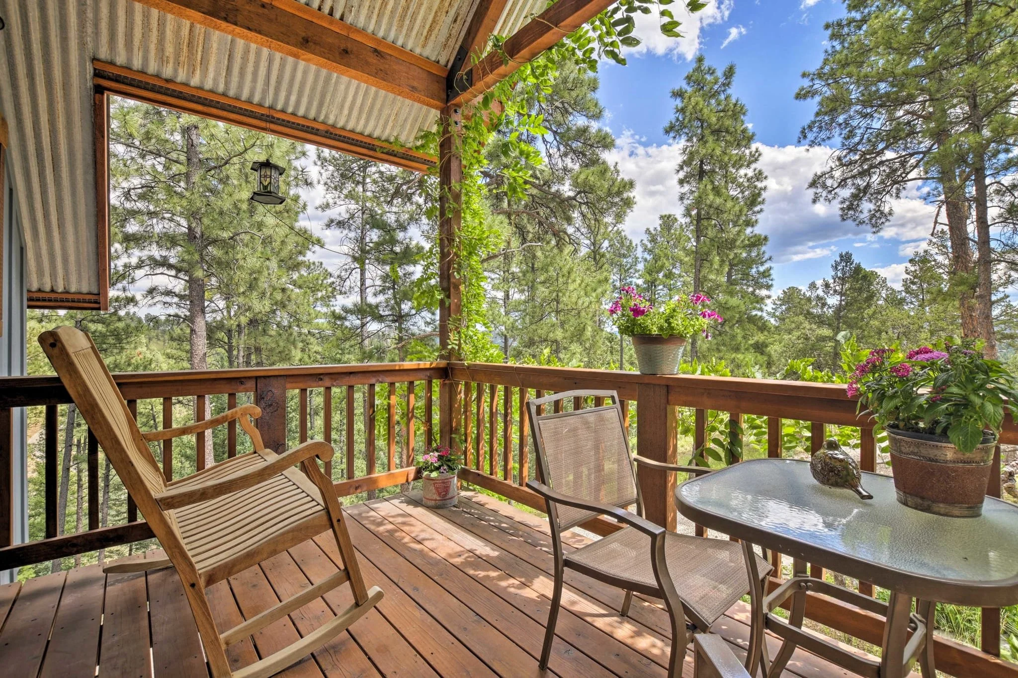 Cozy Ruidoso Cottage with Deck - 10 Min to Village