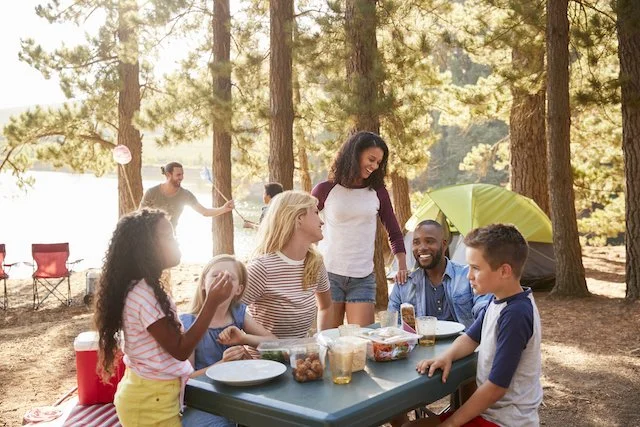 5 Chill Ways To Enjoy National Eat Outside Day in Ruidoso