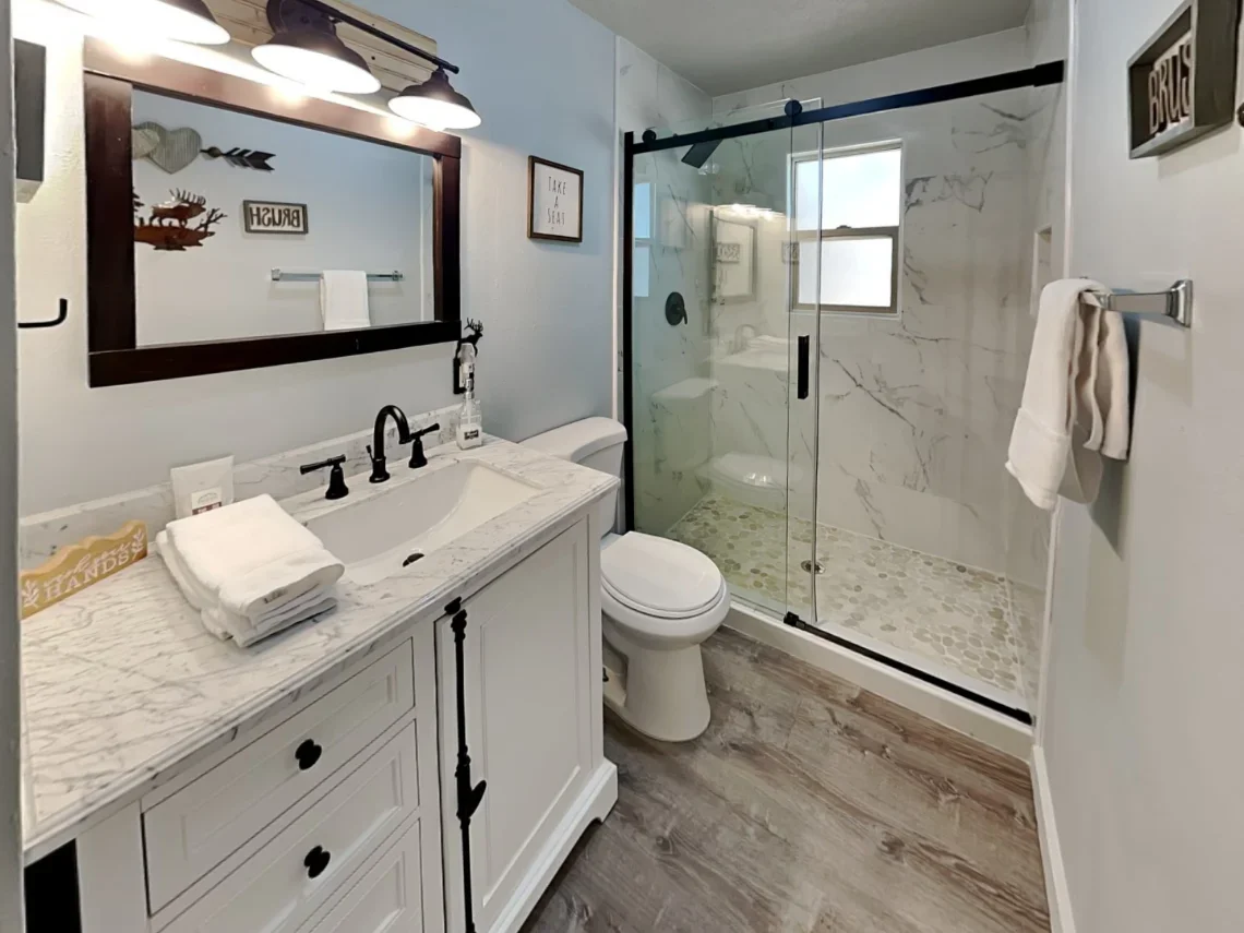 Full Bathroom Elk Meadow.webp