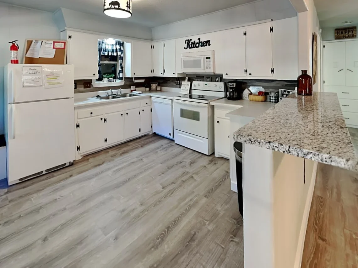 Full Kitchen Elk Meadow.webp