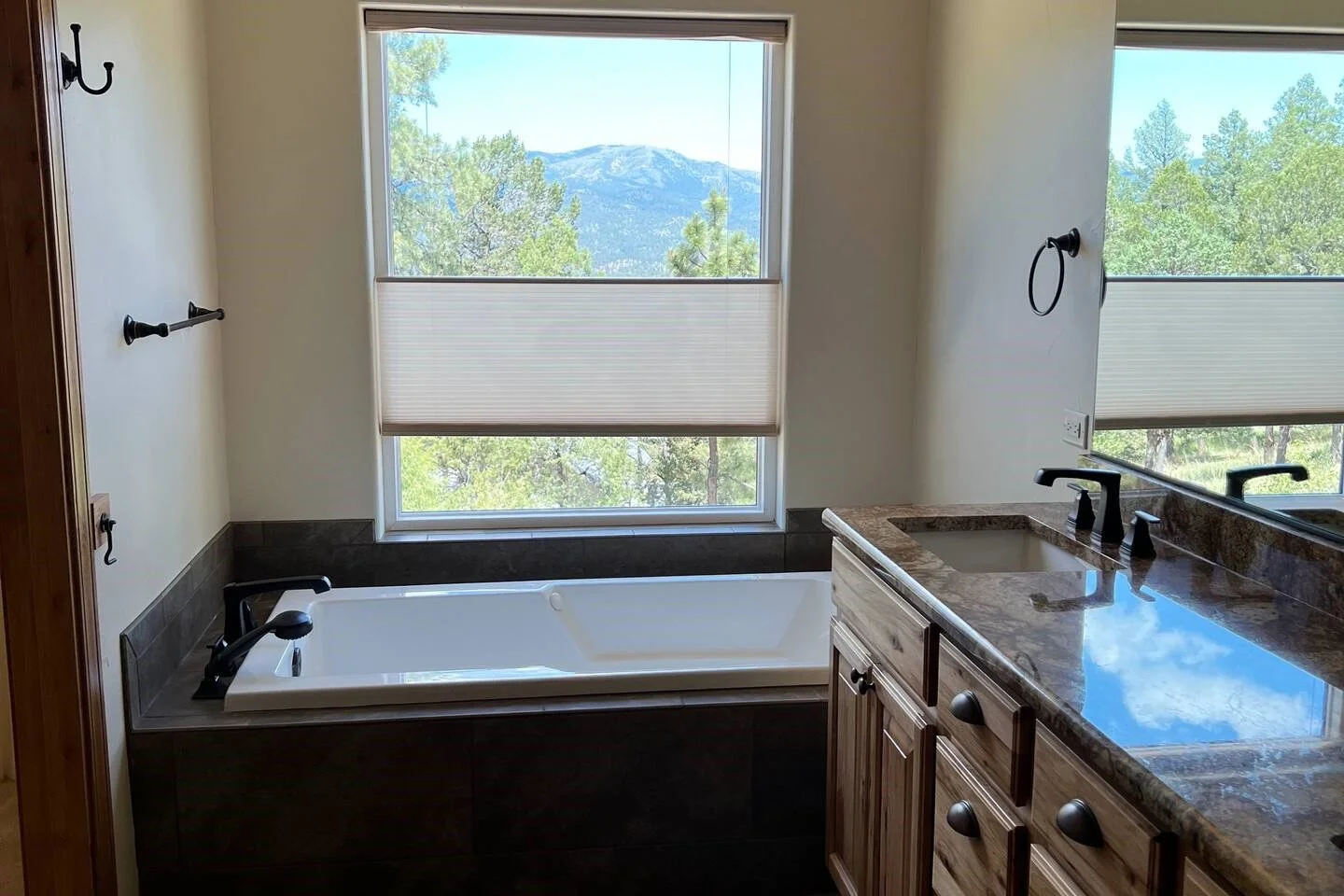 Primary Bathroom_4494.jpg