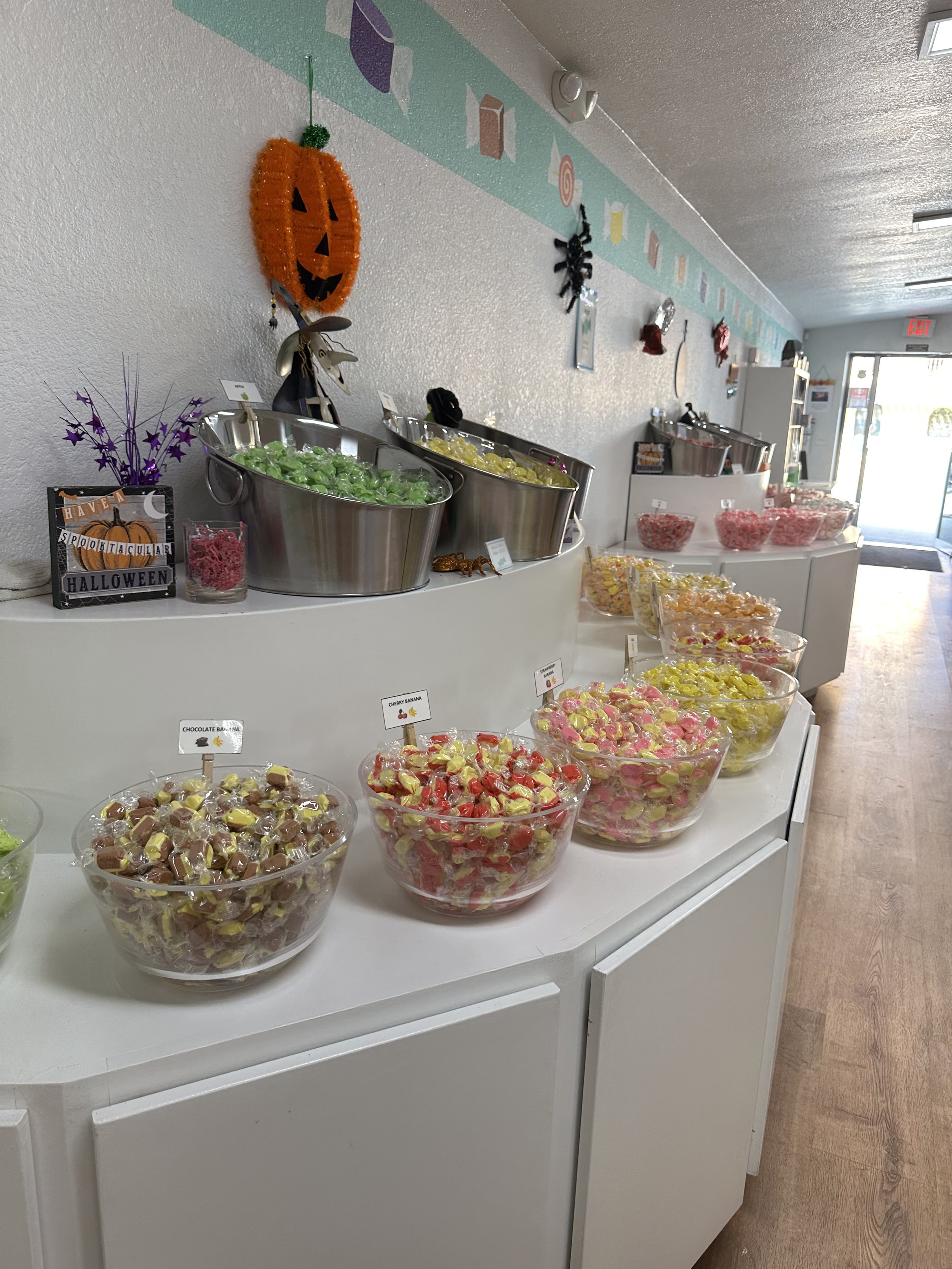  Candy displays inside a local Ruidoso sweet shop 