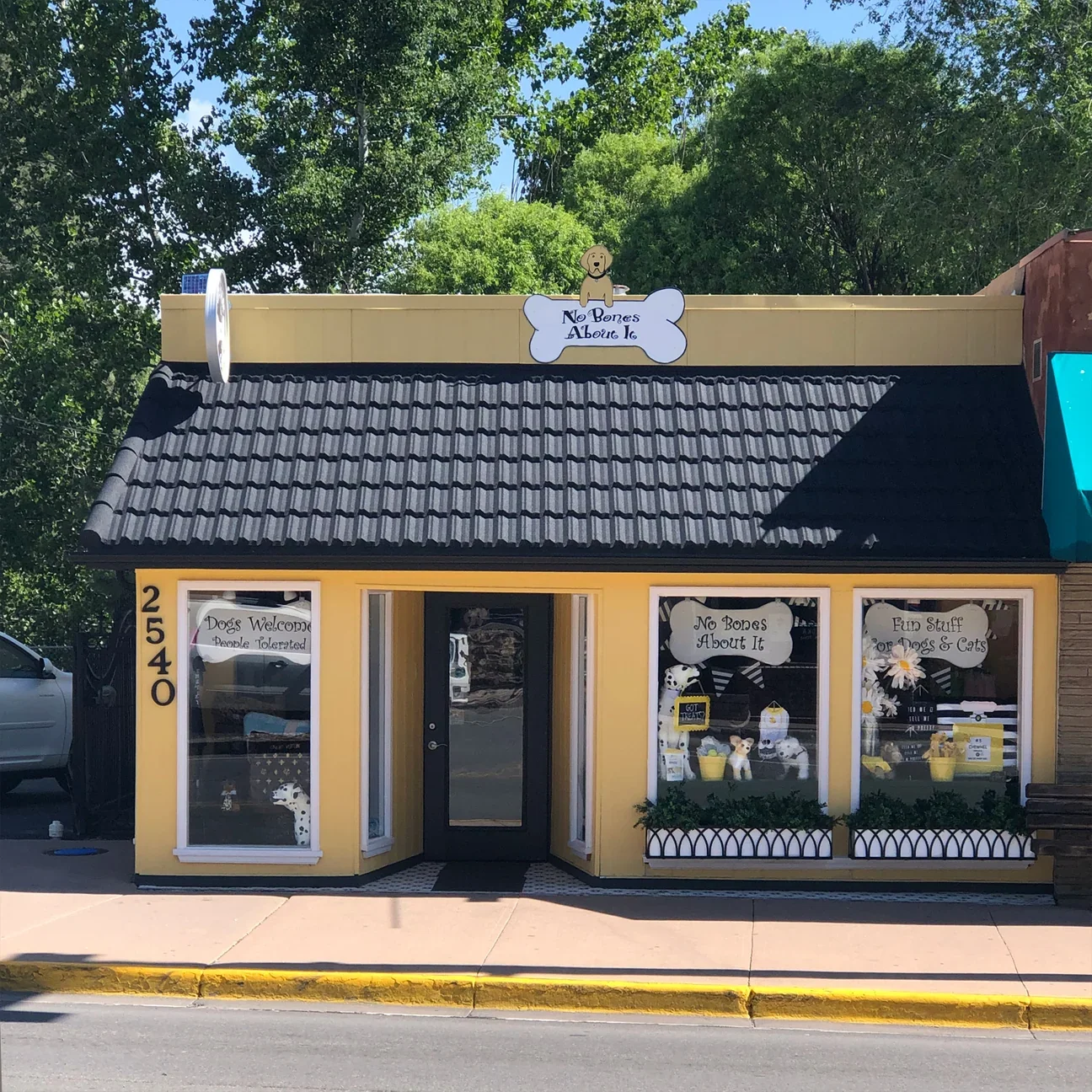  No Bones About It pet shop storefront in Midtown Ruidoso 