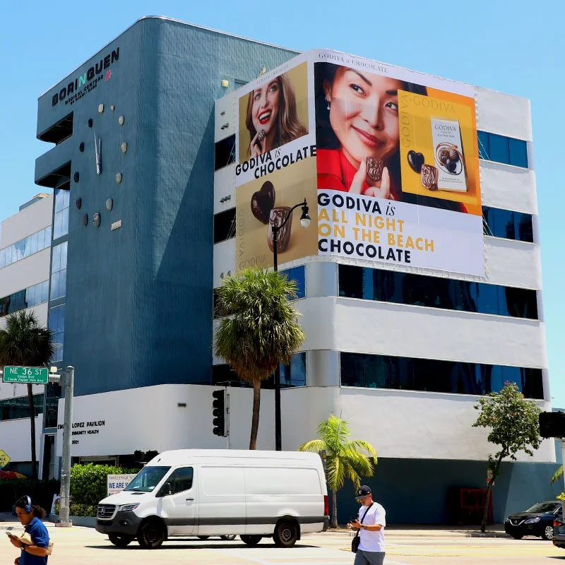 Godiva_Comms_OOH_1.jpg