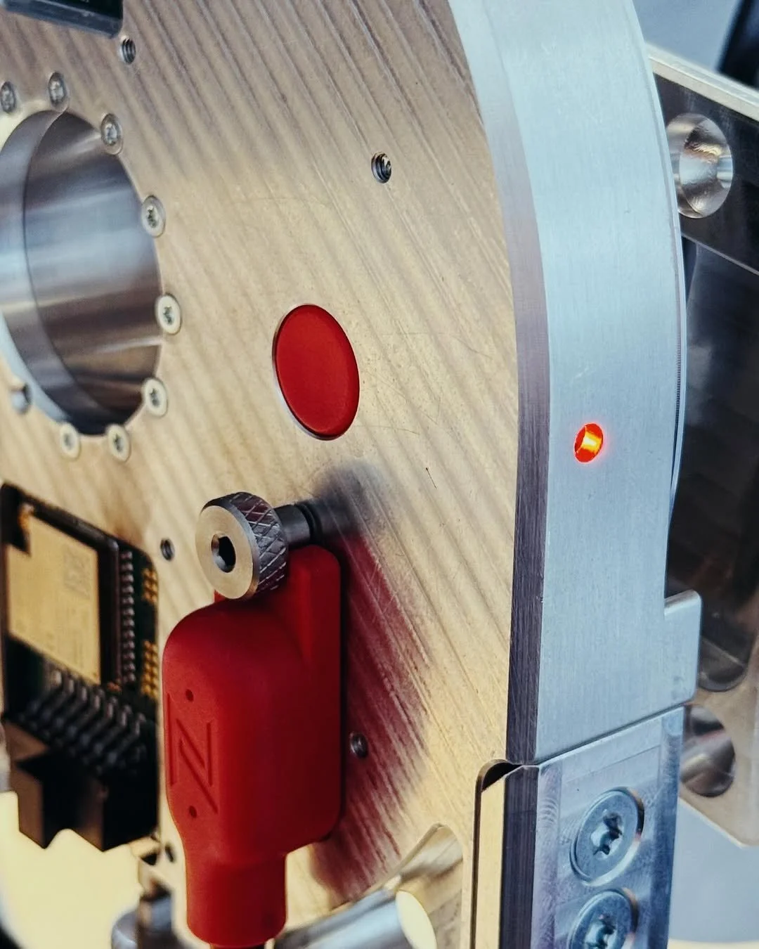 Vector Motor + AXIO Port.jpg