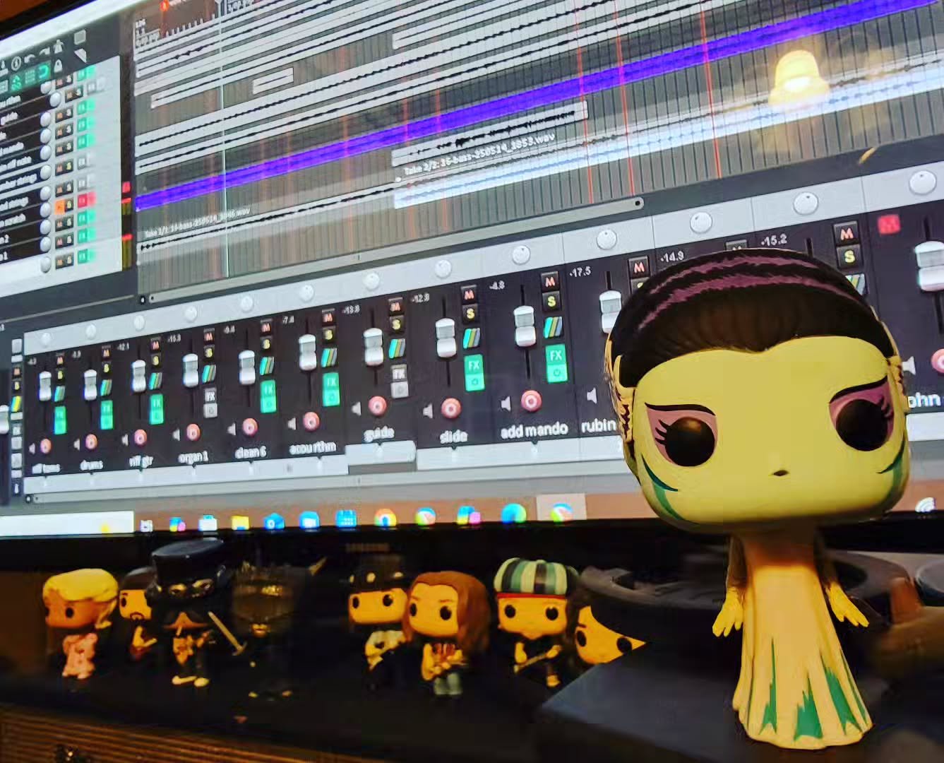 Inspiration can come from the Stangest Places... 

#brideoffrankenstein #yourbones #juggernautstudios #funko #funkopop #recordingsession #newmusic #newalbum #songideas #swamprock #Americana #jugband #thejuglife #spookycool #washboard #ifyouwantblood 