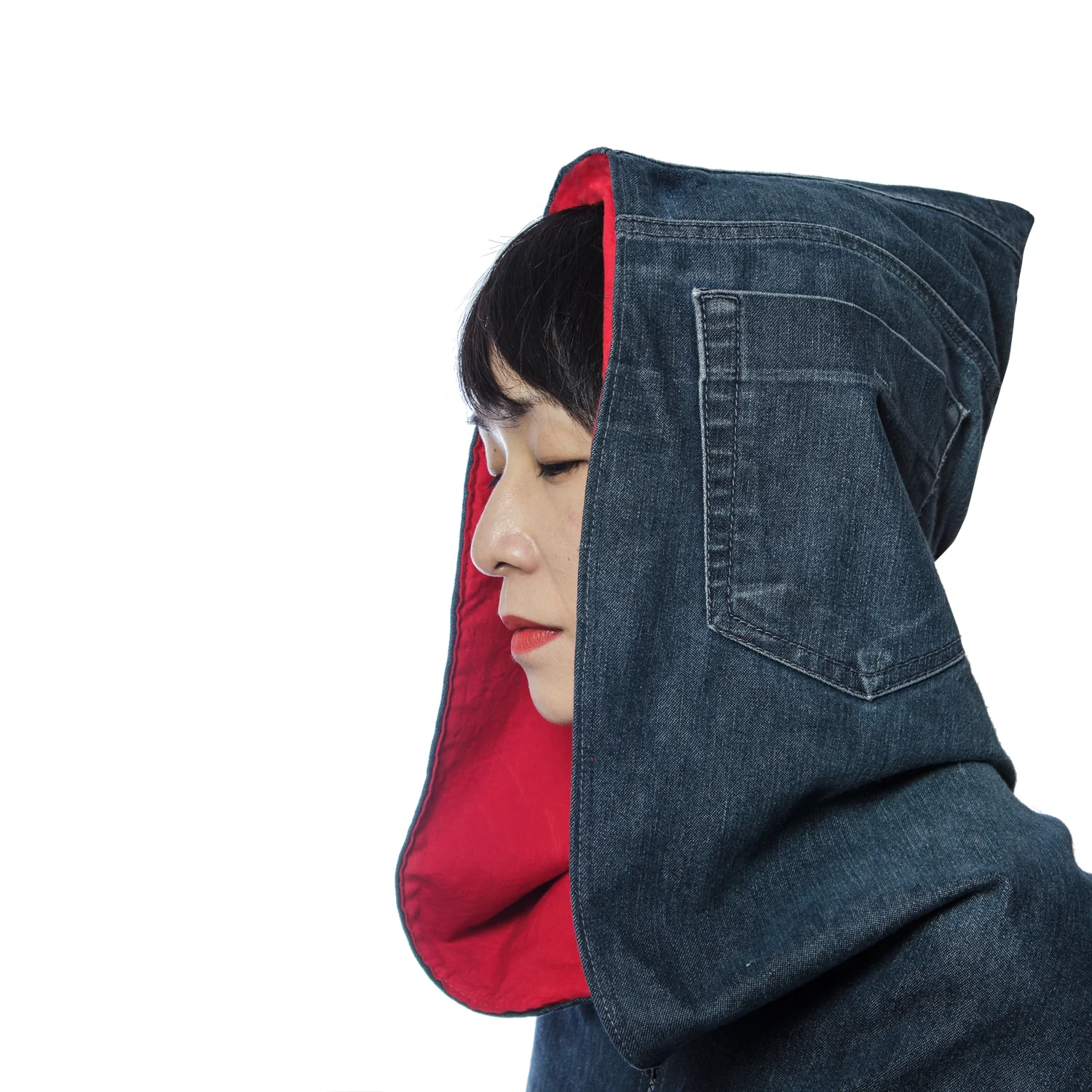 hidaka-upcycling-blusa-capuz-jeans.jpg