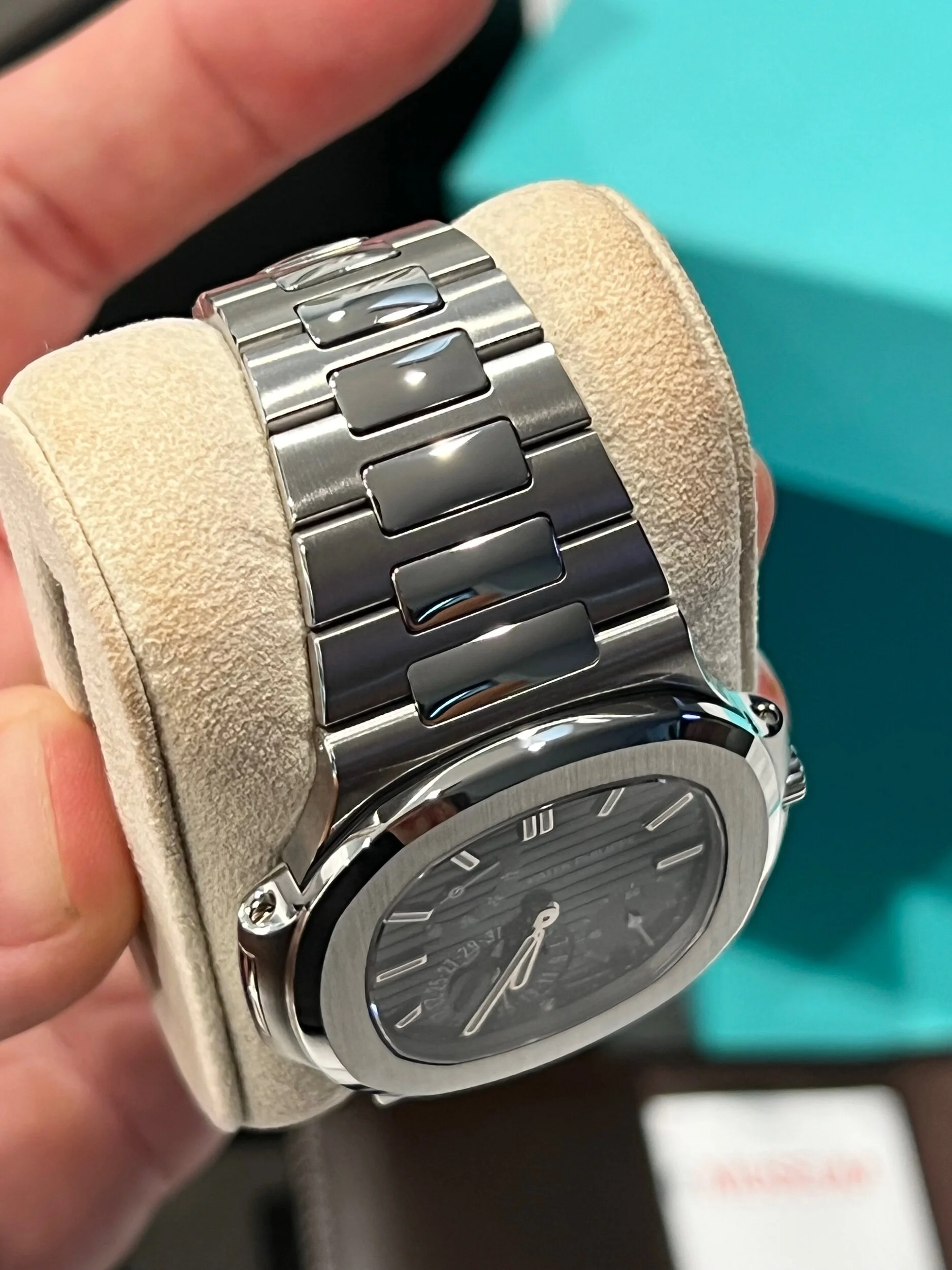 22C9B6DB-479B-4F41-89F7-9D5B61C5160E