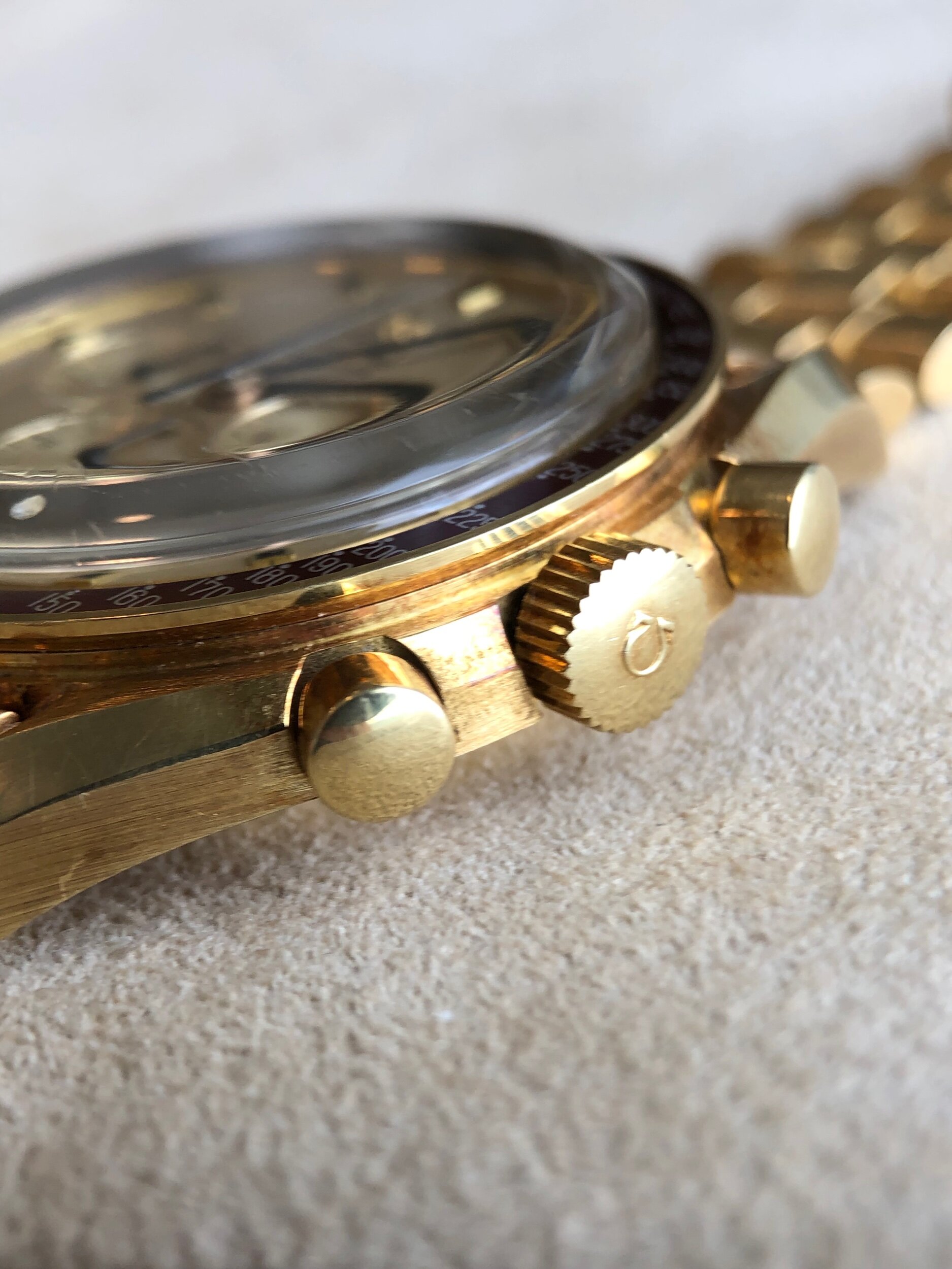 64A0B09D-DB7F-48D5-884D-2165060E1EFB