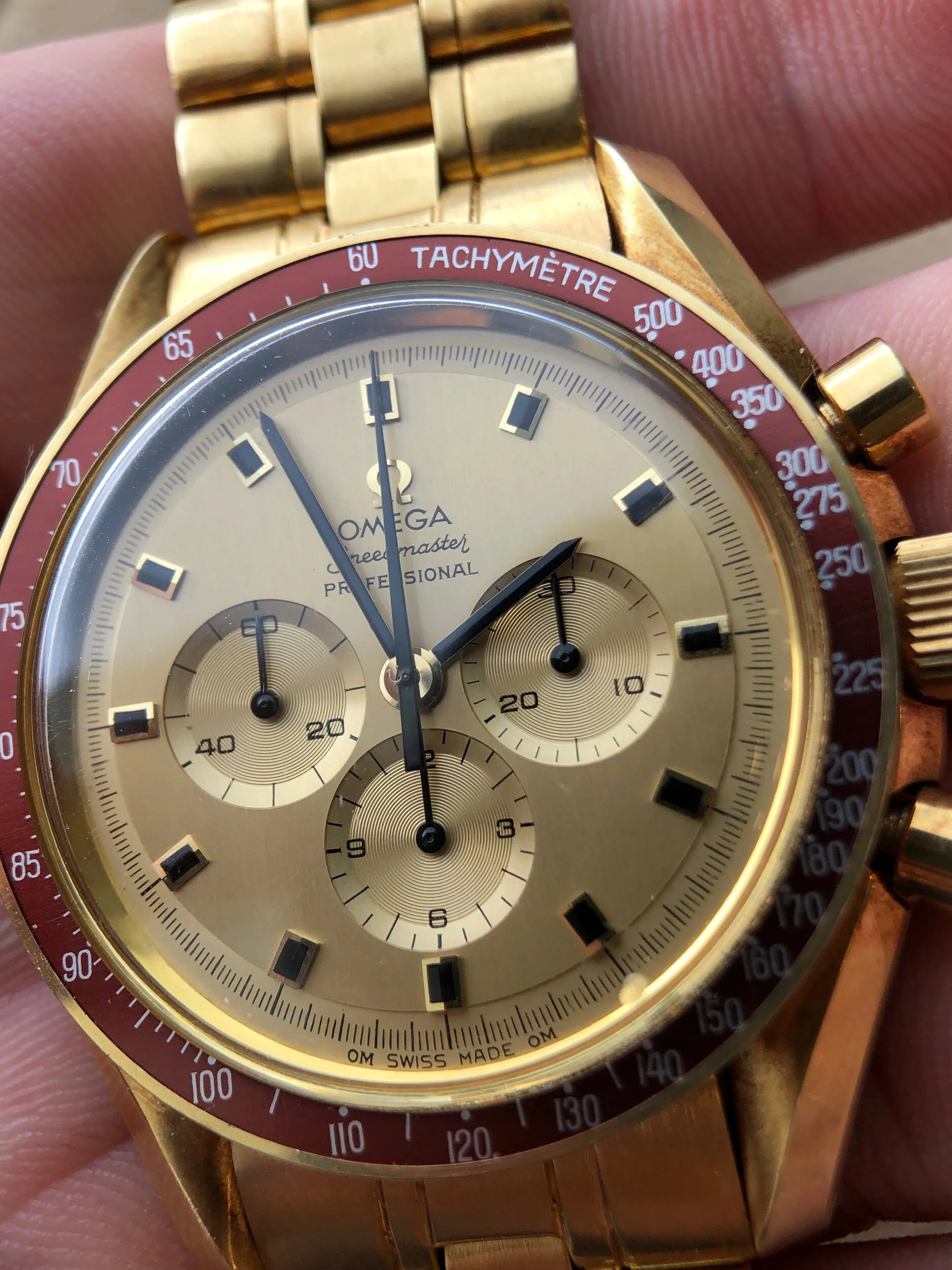 62EED2FF-B258-4E00-ABBC-3234F8C093CE