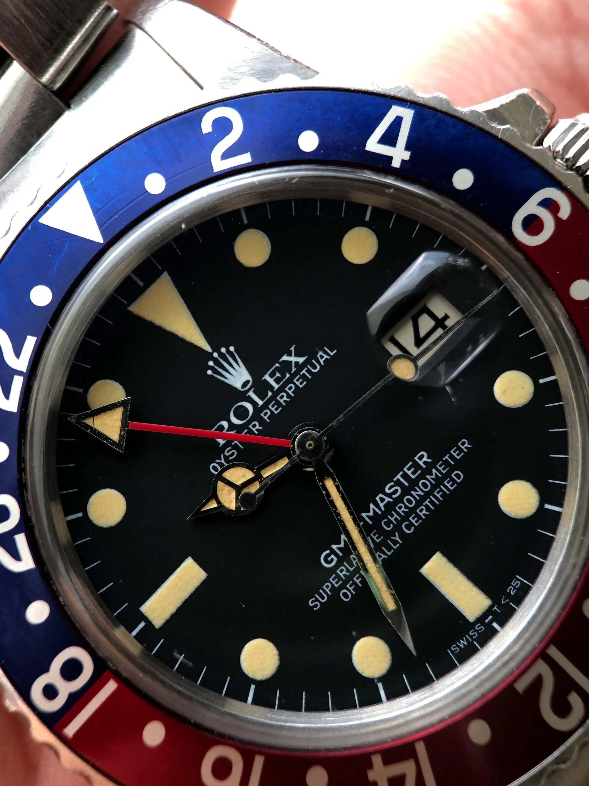 D17FE96F-BDBC-4A83-B171-E566F8A00771