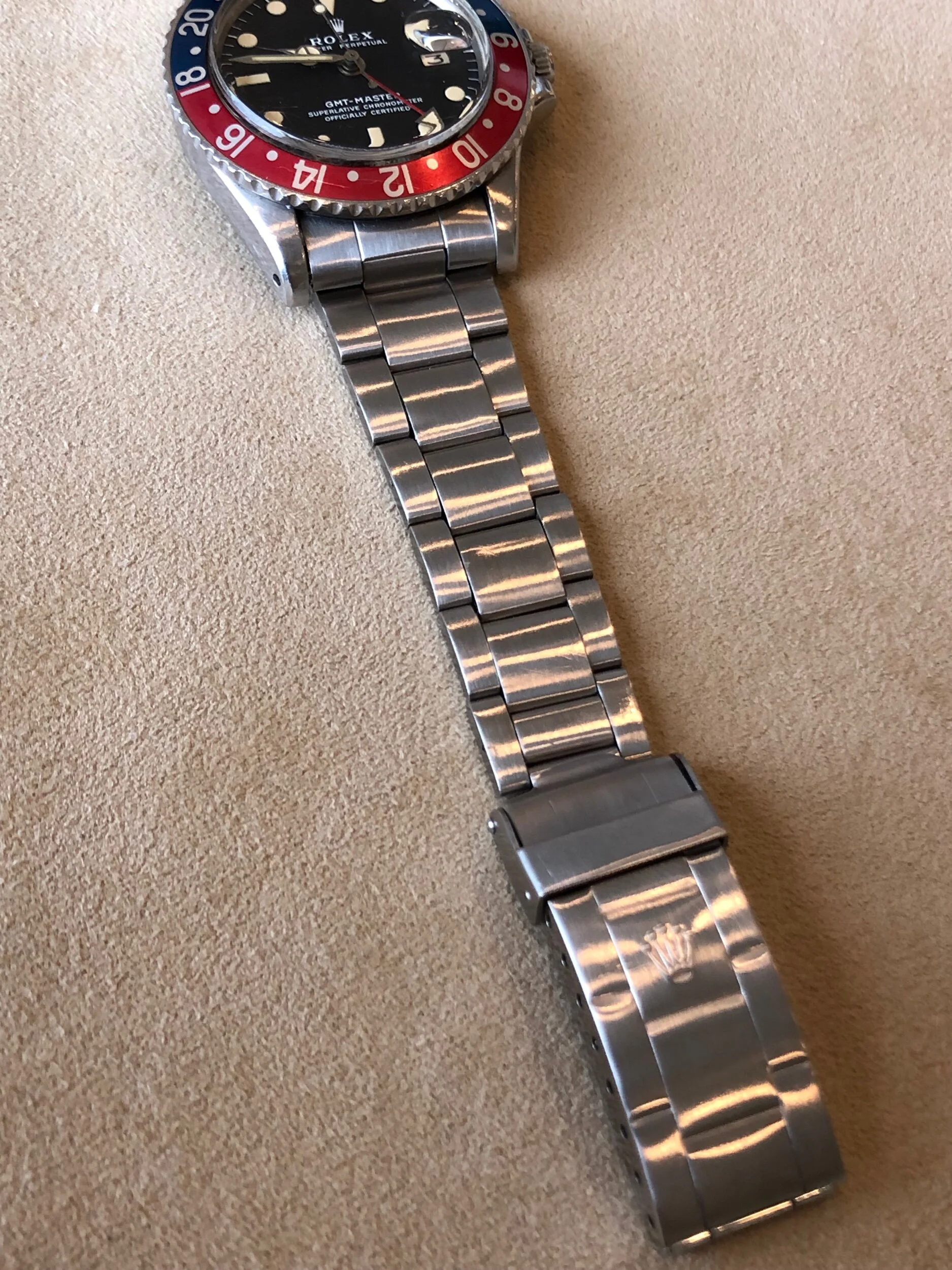 1B83DCDC-8F2B-469B-BA8B-4DA3CE64F88D