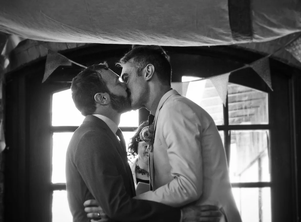 Kiss.jpg