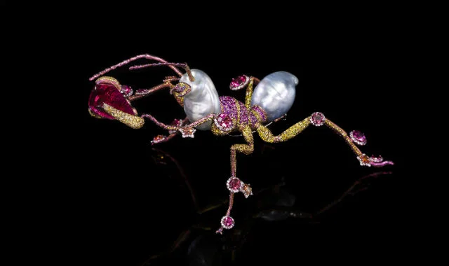 brooch_the_mighty_zhi_ren_wu_ji_.jpg