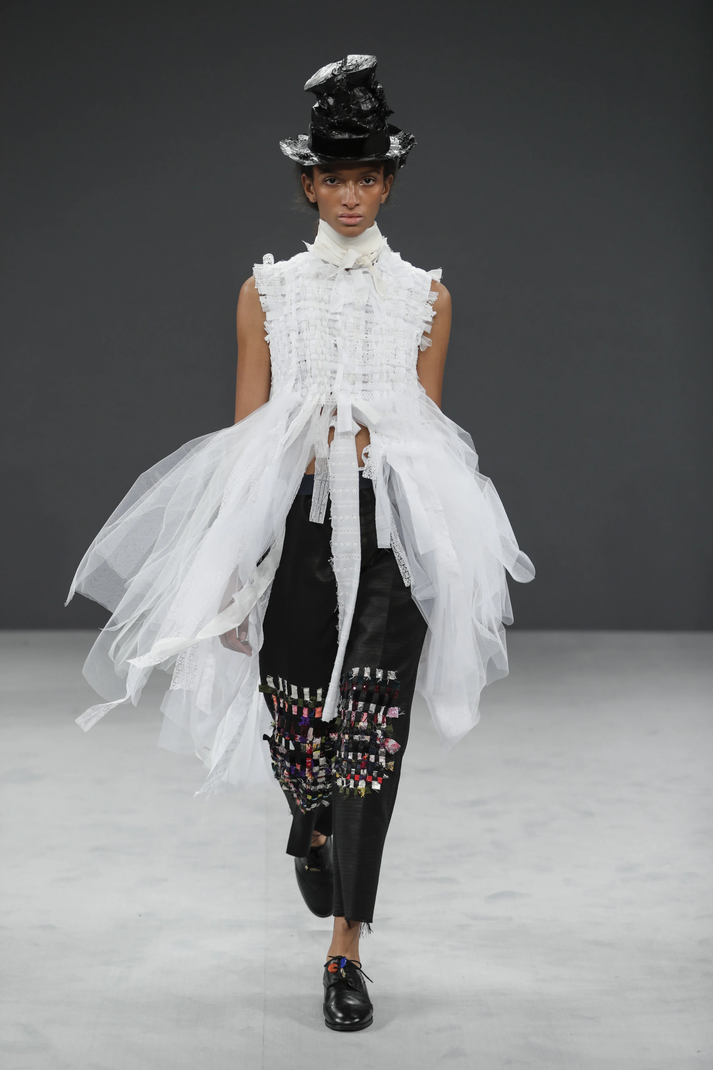VIKTOR & ROLF HAUTE COUTURE FALL/WINTER 2016