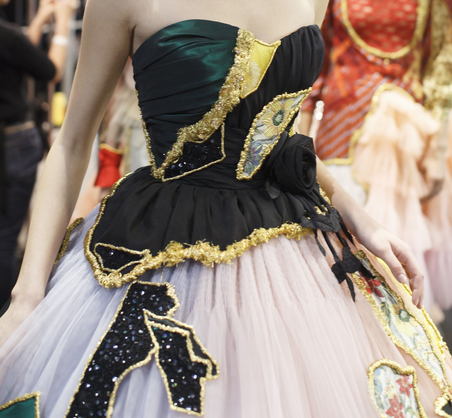 viktor-e-rolf-hc-bks-s-rs17-3518.jpg