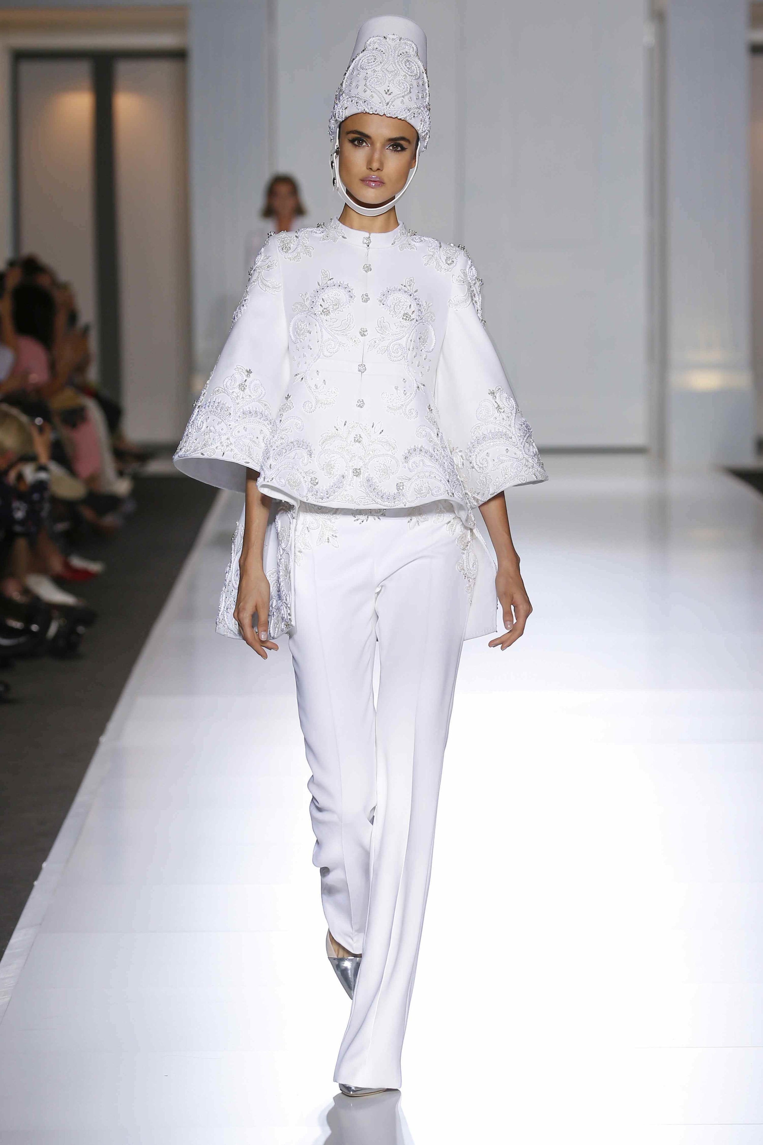 Ralph & Russo-AW17-Look-01.jpg