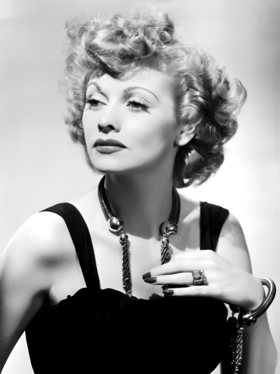Lucille Ball was looking glamorous in 1941 wearing this gorgeous choker.jpg