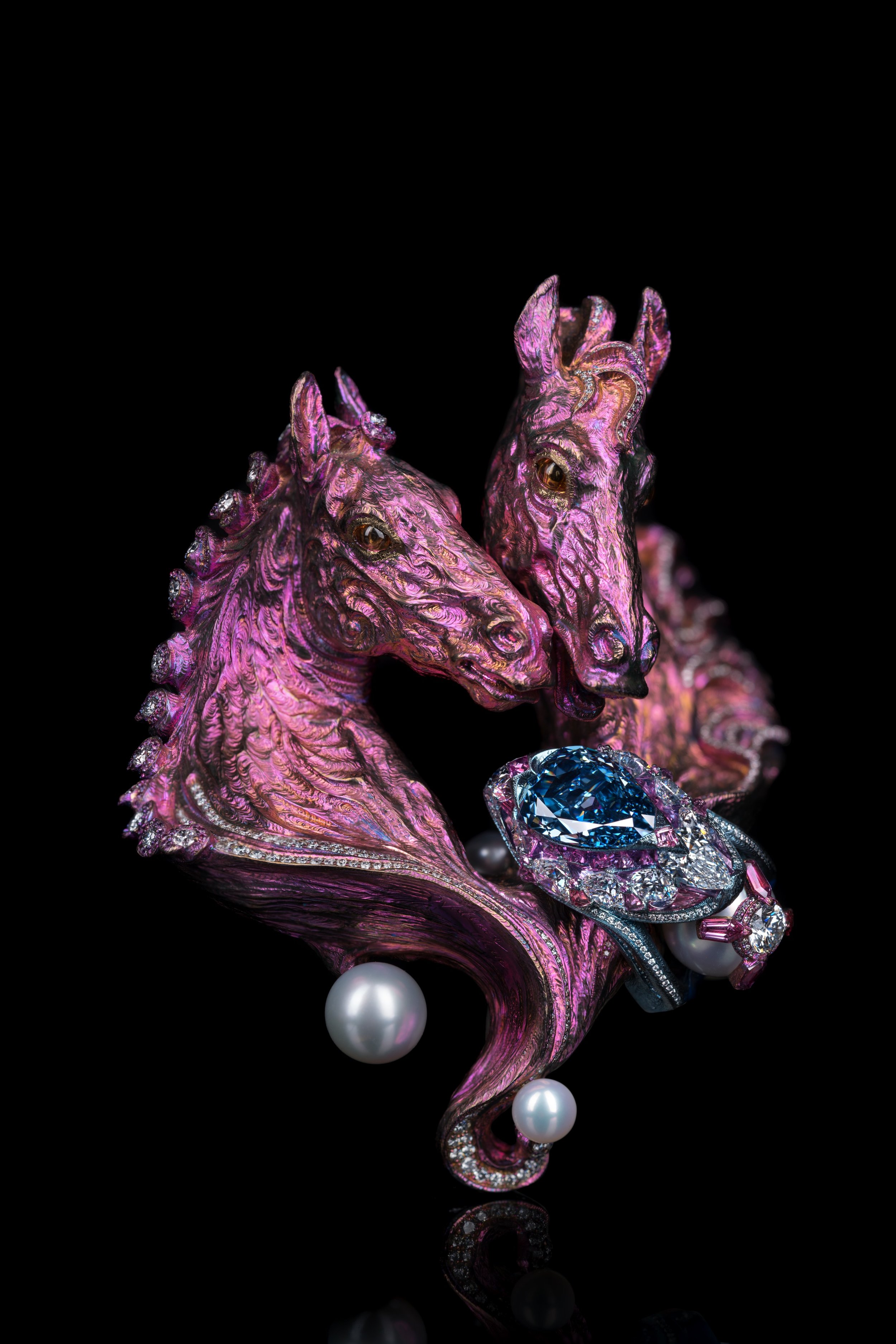 Ring, Brooch and Sculpture_The Love of Two Horses ╖R╖N⌐b─╦ 2.jpg