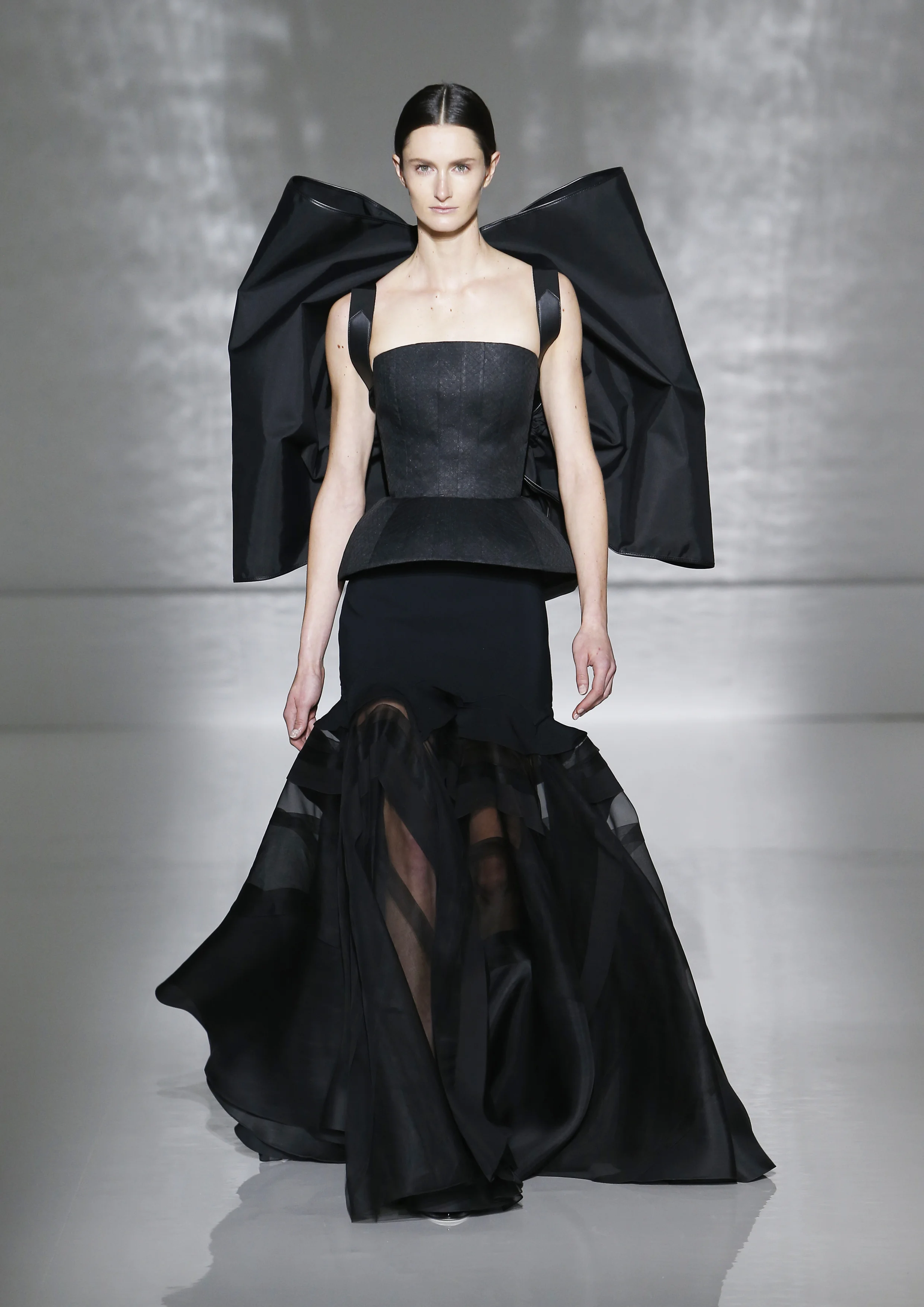 GIVENCHY HC SS19 12.jpg