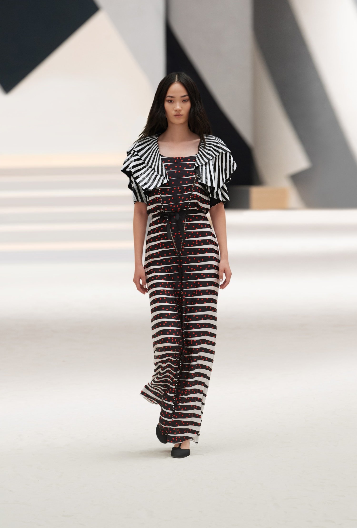 chanel_look_042_fw_2022_23_hc_collection1-LD.jpg