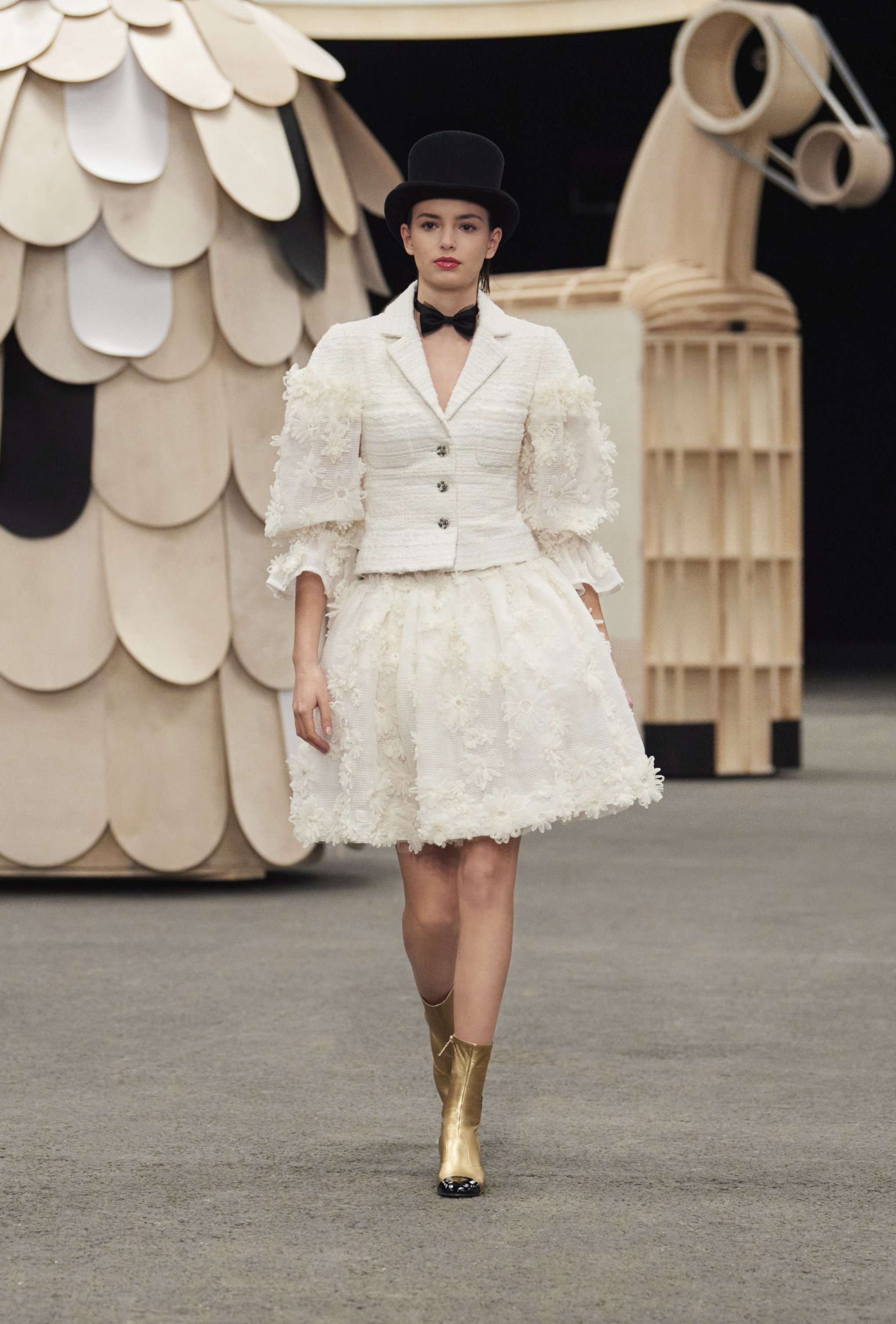 Chanel's Spring 2023 Collection at Paris Fashion Week: Virginie Viard Pays  Homage To Gabrielle Chanel By Turning To Cinematic Glamour