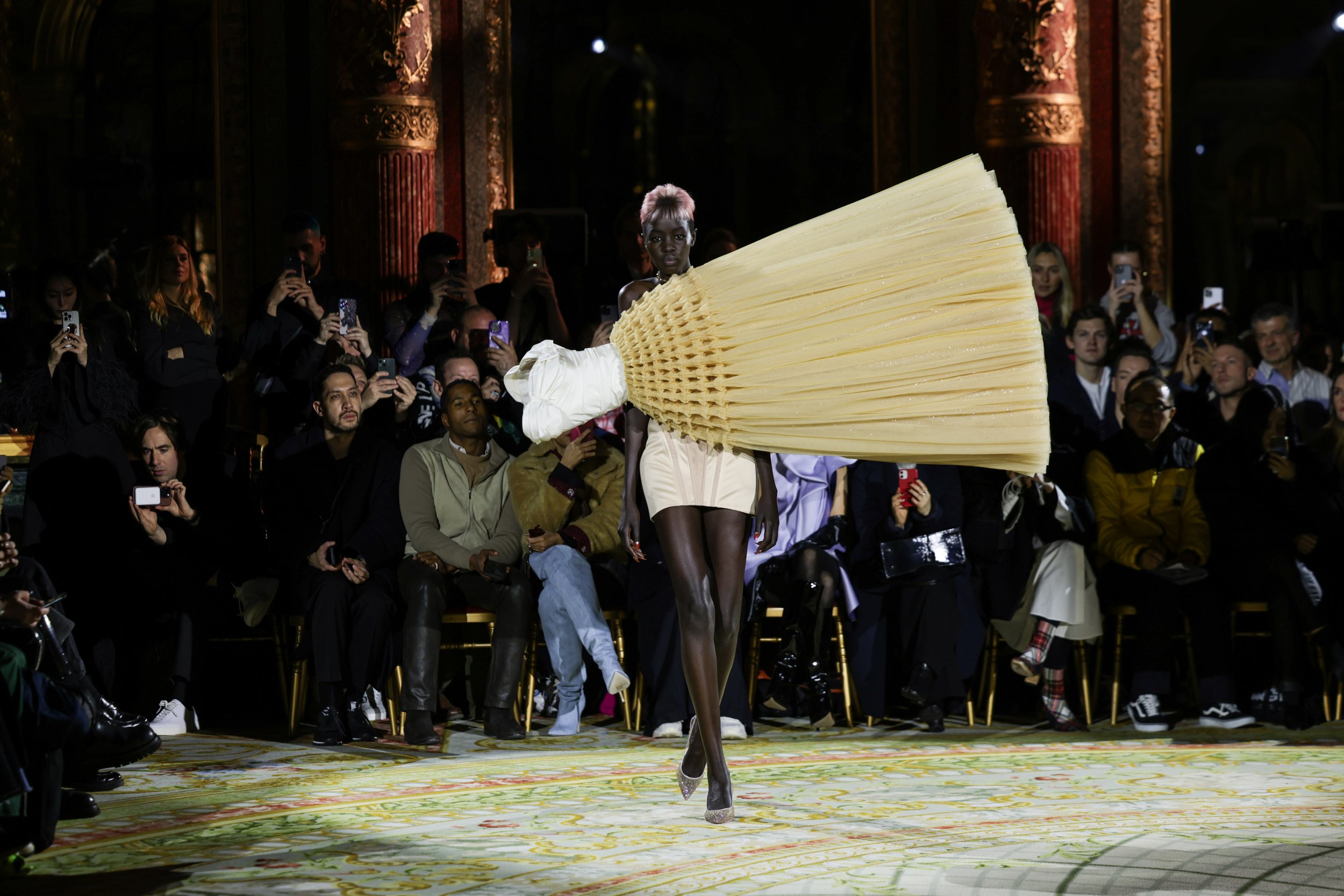 Spring 2023 Haute Couture: Viktor & Rolf's Capitalism Waltz ...