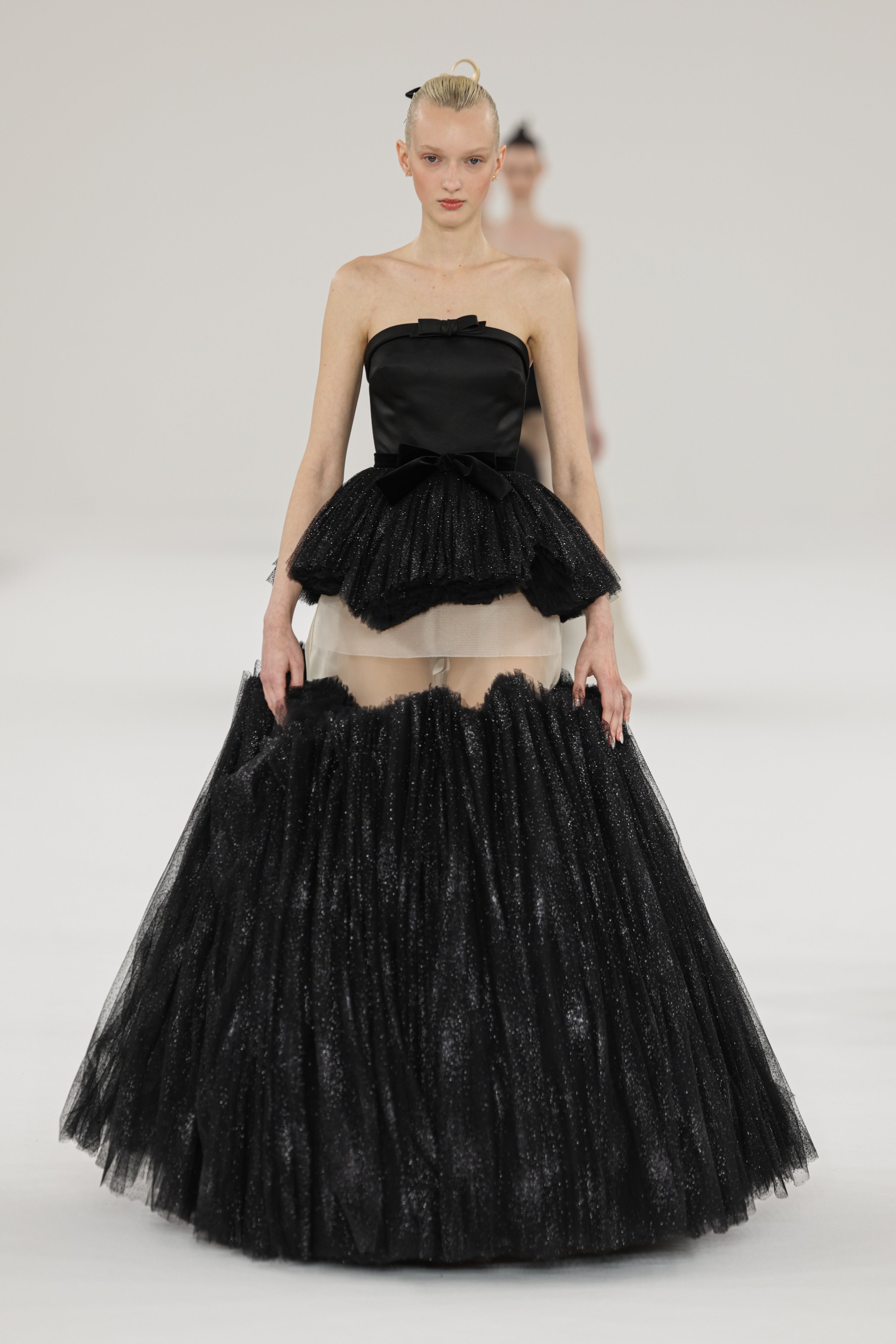 Spring 2024 Haute Couture: Viktor and Rolf (photos) — CoutureNotebook