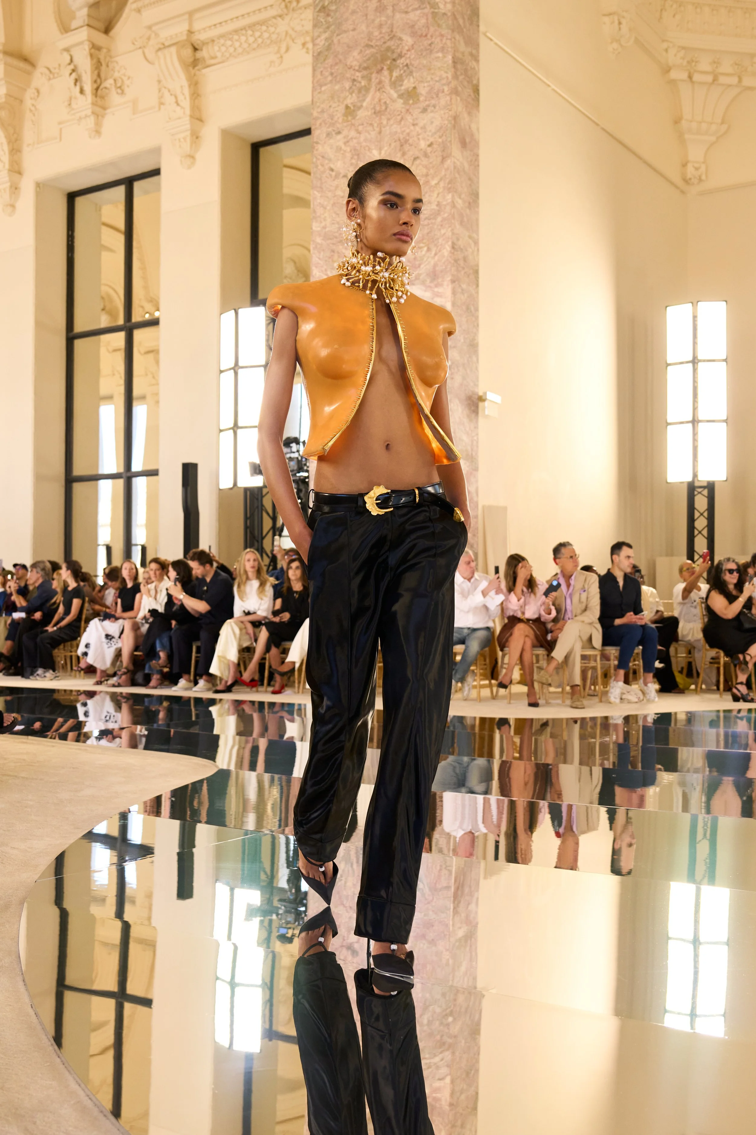 SCHIAPARELLI_HCFW2627_12.jpg