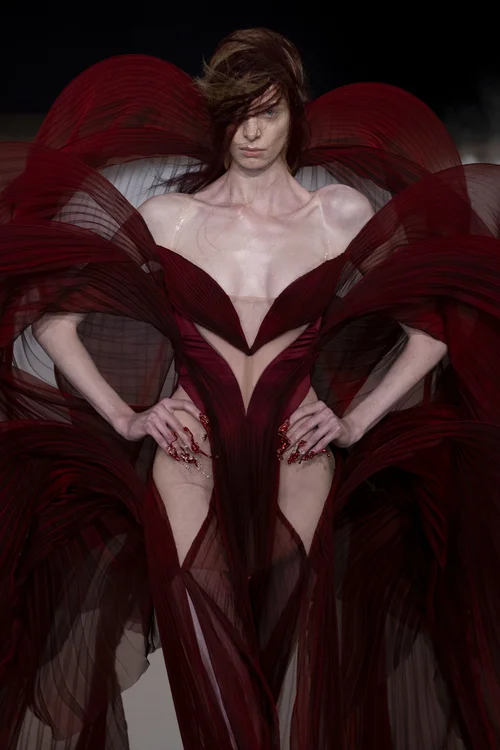 iris van herpen red dress Iris van Herpen once again proved that couture can exist somewhere between science, art, and fantasy, drawing inspiration not only from biology but also from astrophysics and the vast mysteries of the