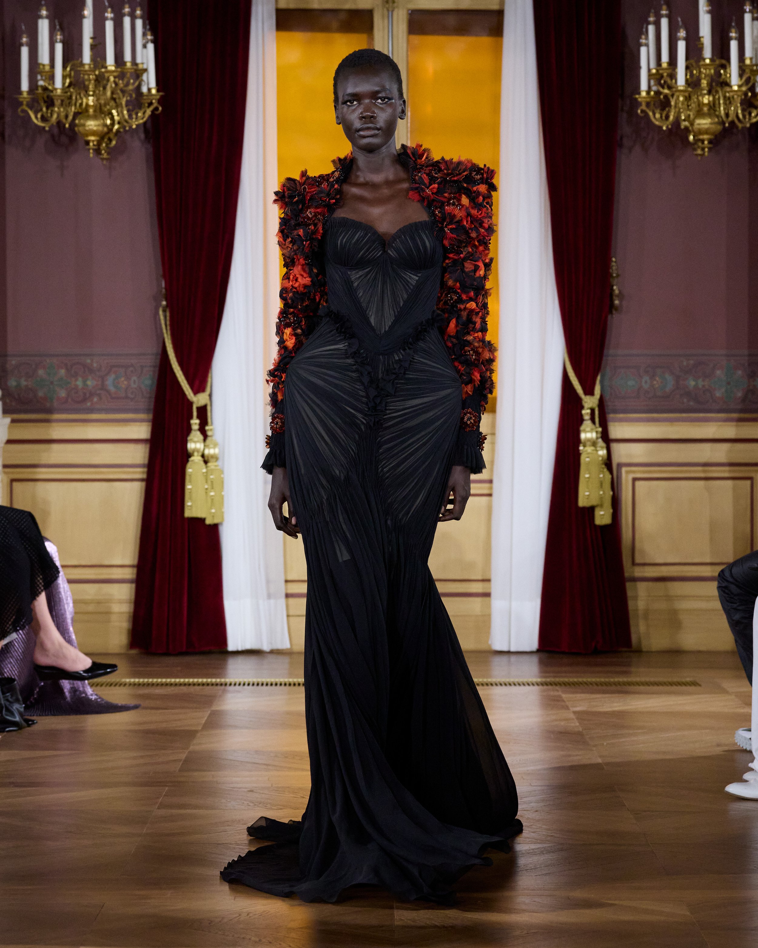 LOOK18_45_0813.jpg