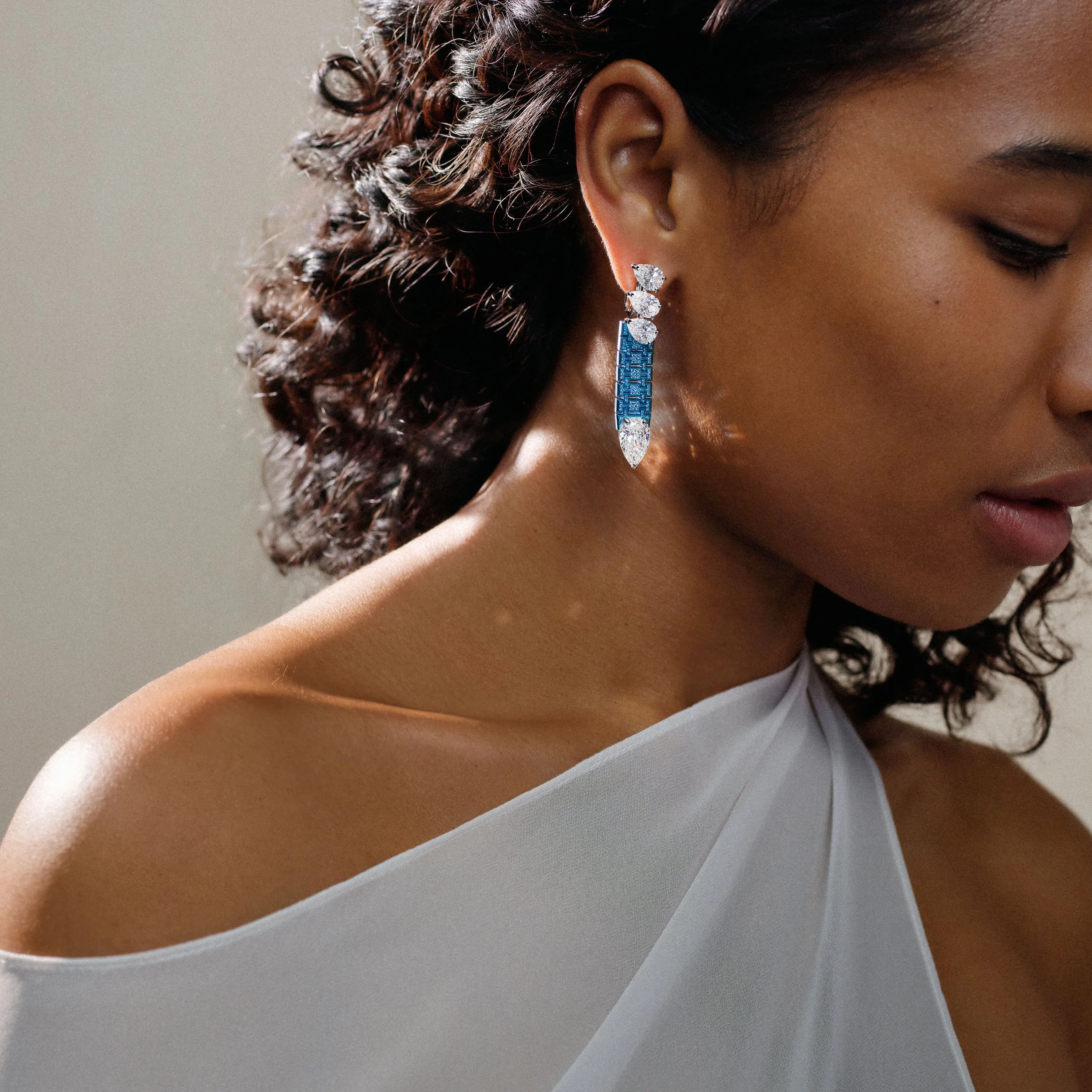 high-jewellery_EAR00007AA_product_2026_photo_lifestyle_1-1_08.DIGITAL.jpeg